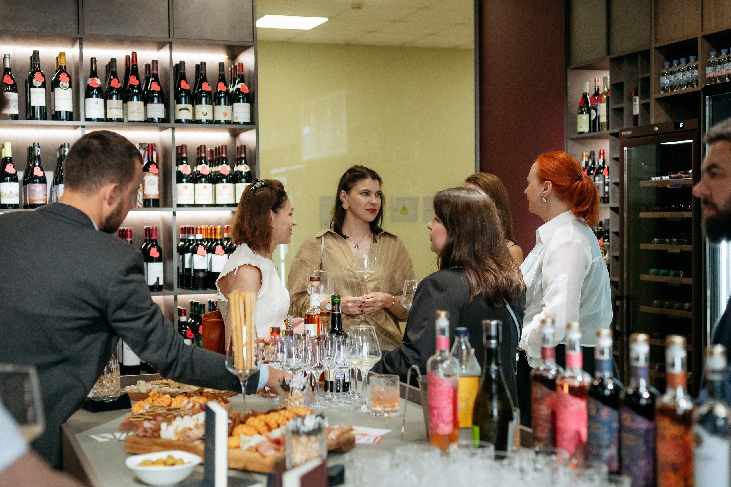 BY SIMPLE ВИНОТЕКА — ОТКРЫТИЕ. СВОИ. ФОТООТЧЕТЫ-СОБЫТИЯ-МЕСТА