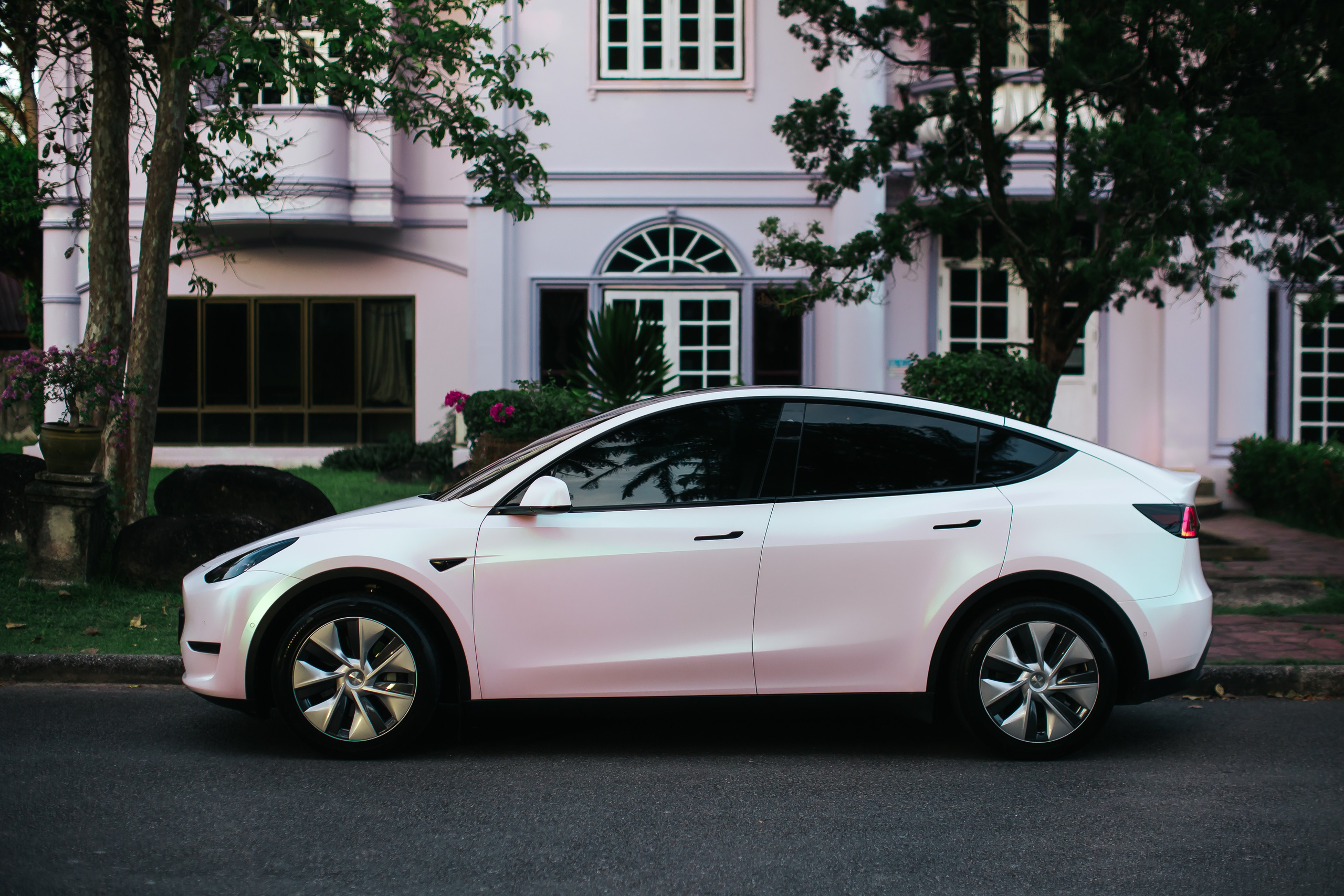 Tesla Model 3 Pearl. Фотограф в на Пхукете Сергей Войлоков