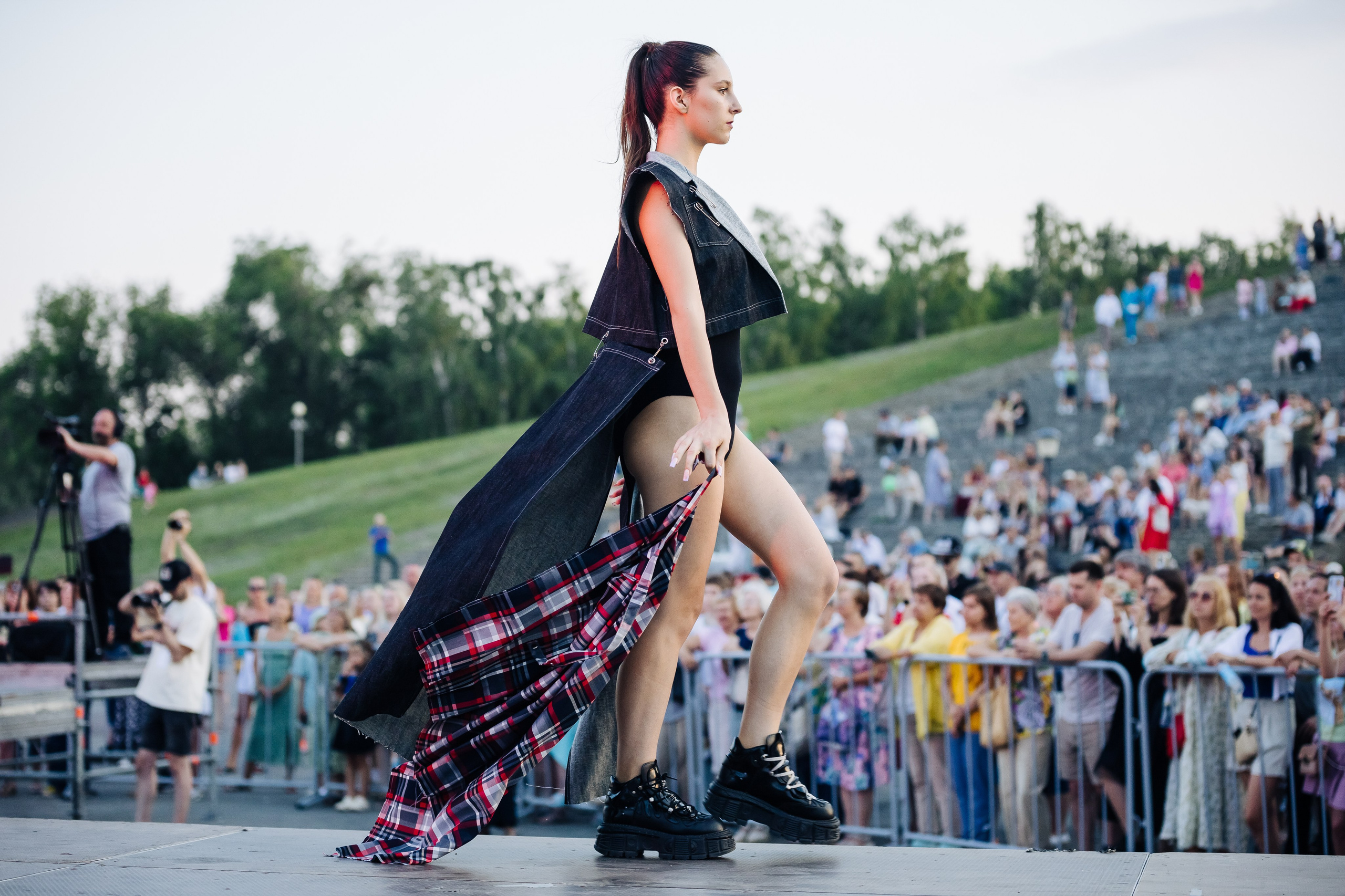 Международный фестиваль моды и музыки «Половодье» // 05.07.2024. Денис Прохоров Фотограф в г. Магнитогорск