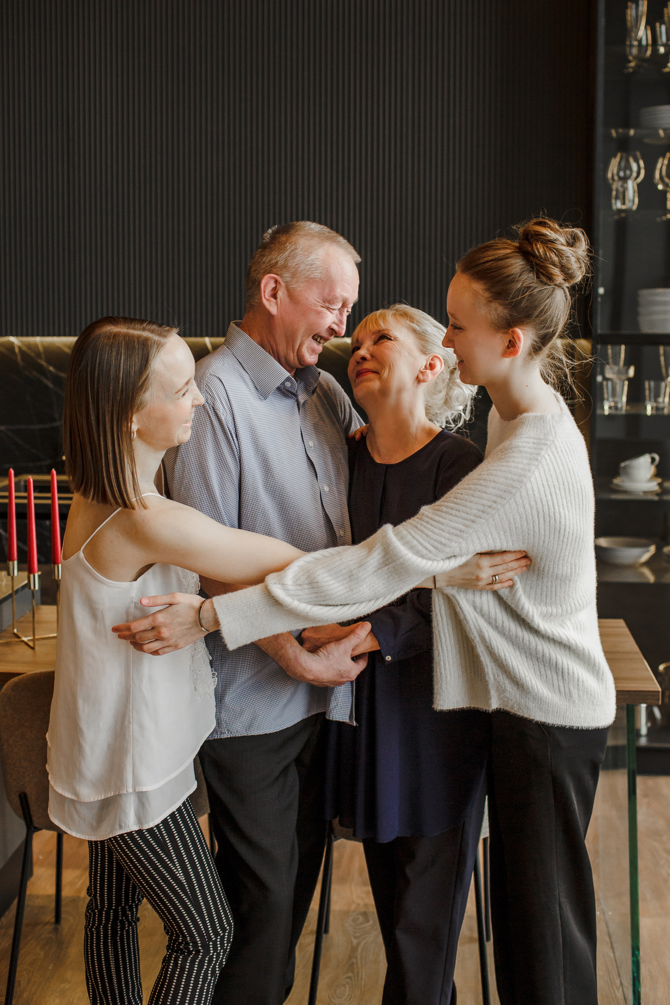 Семейная фотосессия в студии. Свадебный фотограф Кирилл Белый