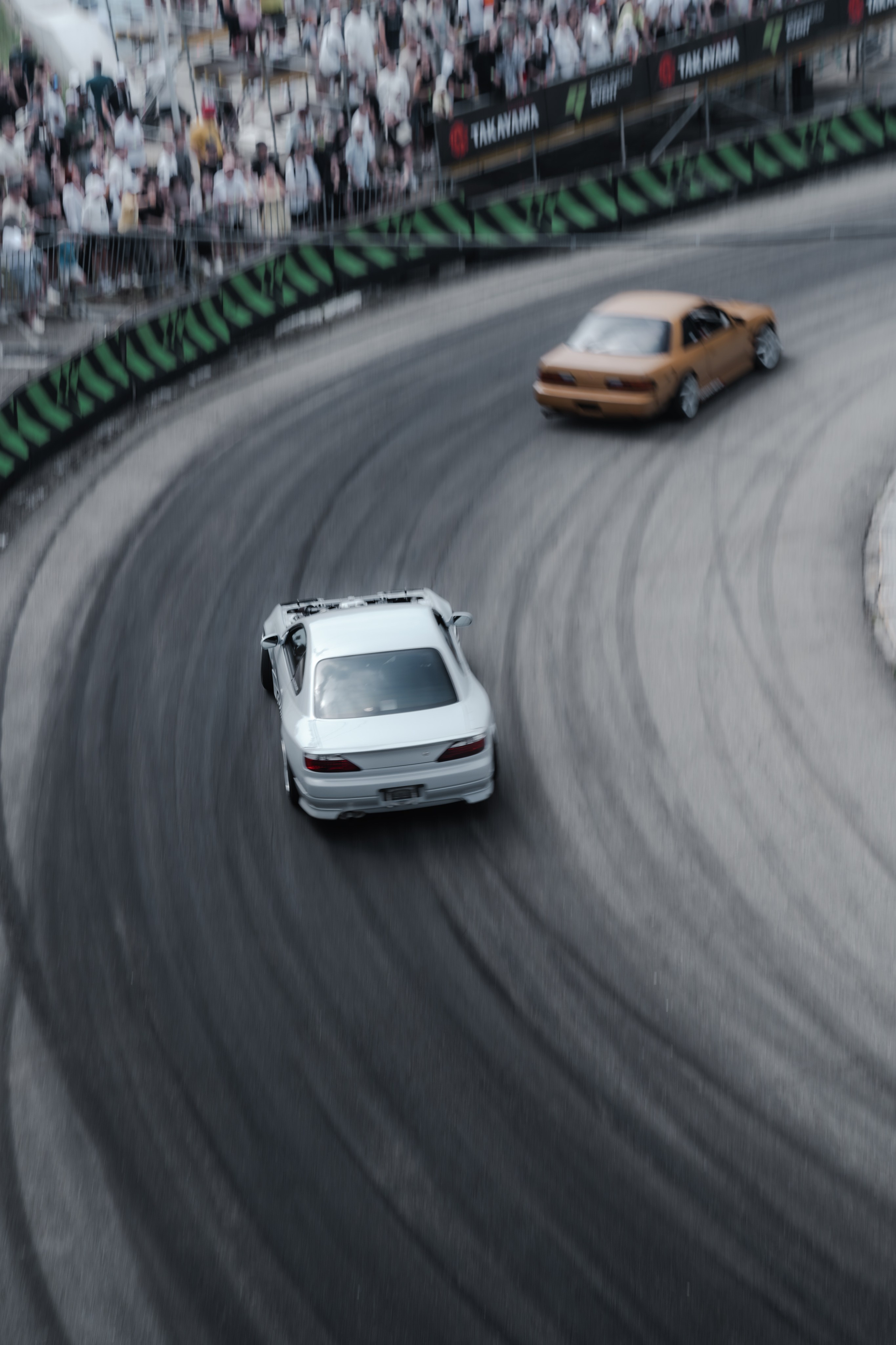 //GROUNDED2025. Автомобильный фотограф