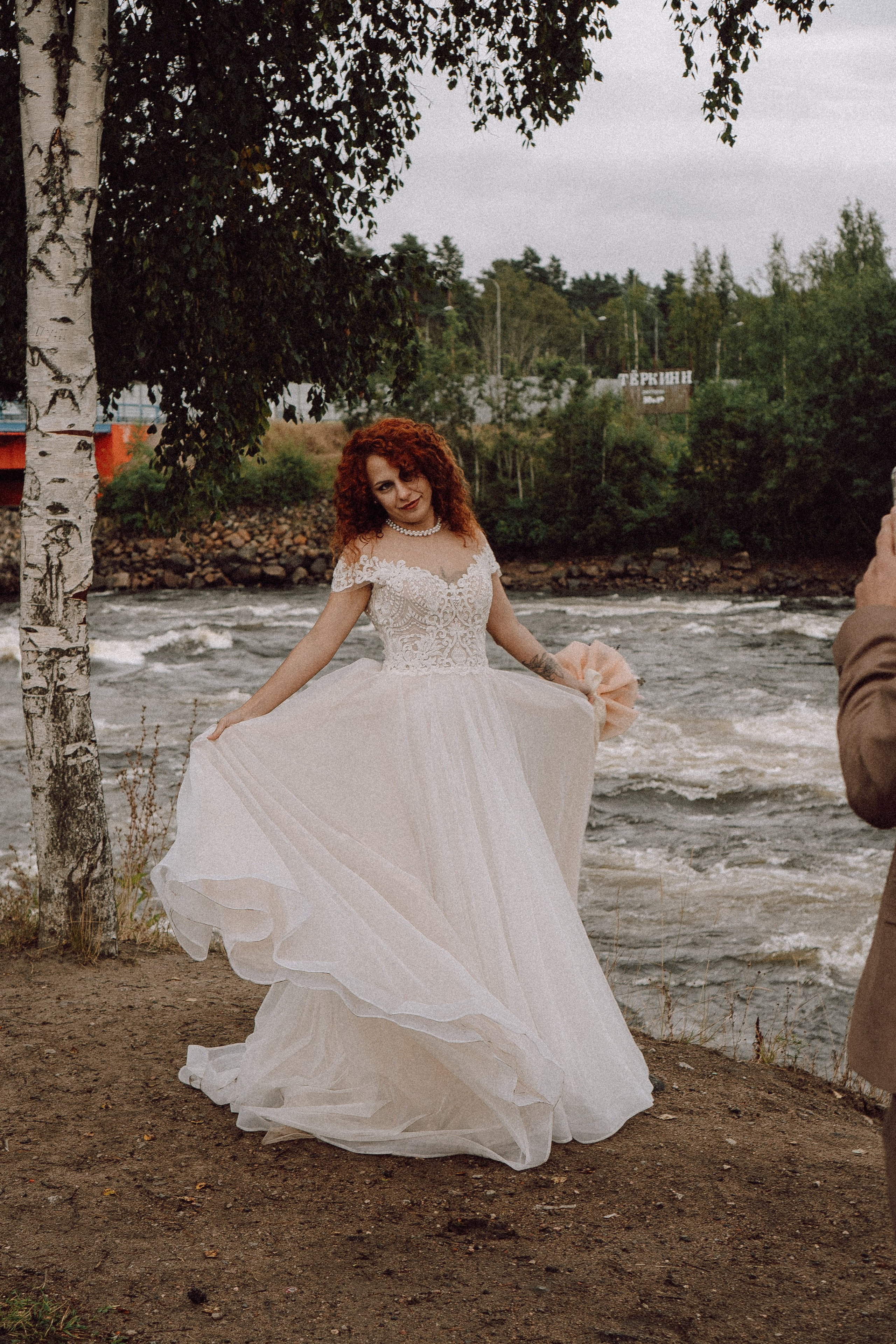 СВАДЕБНАЯ ФОТОСЕССИИЯ ПАРЫ В ГОРОДЕ ПРИОЗЕРСК В СОСНОВОМ ЛЕСУ И С ПИКАПОМ. Профессиональный фотограф, Санкт-Петербург — Виктория Богомолова