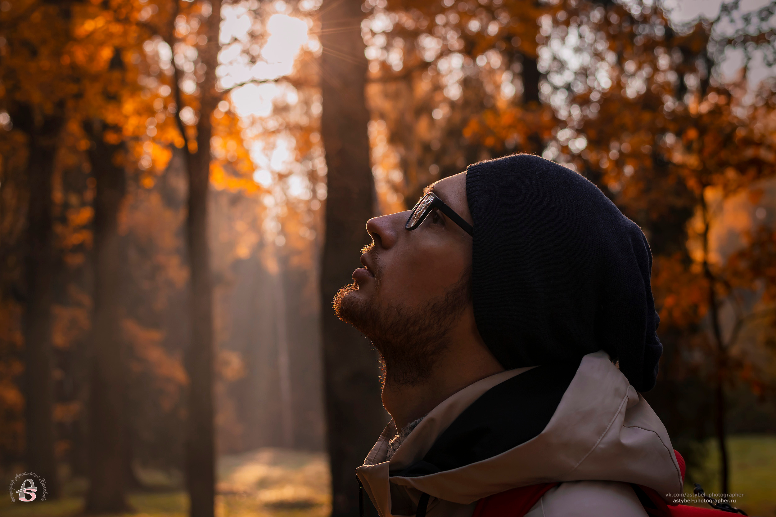 Осеннее туманное утро в Павловском парке. Снято: 3.10.2021 г. Модель: Даниил Сатаев Фотограф: Анастасия Белякова