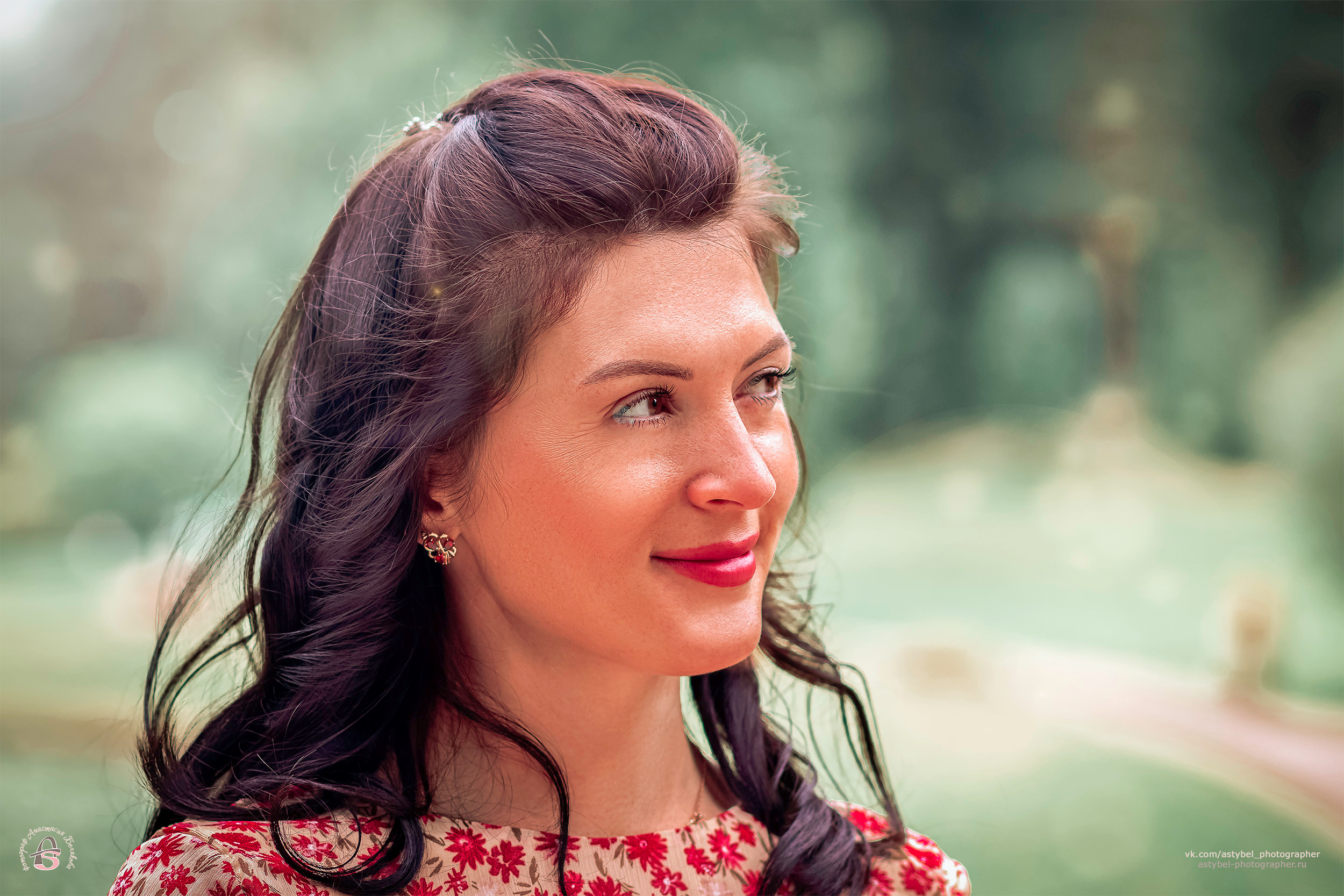 Семейная фотосессия Веры и её семьи в Павловском парке. Фотограф Анастасия Белякова в Санкт-Петербурге и Гатчине