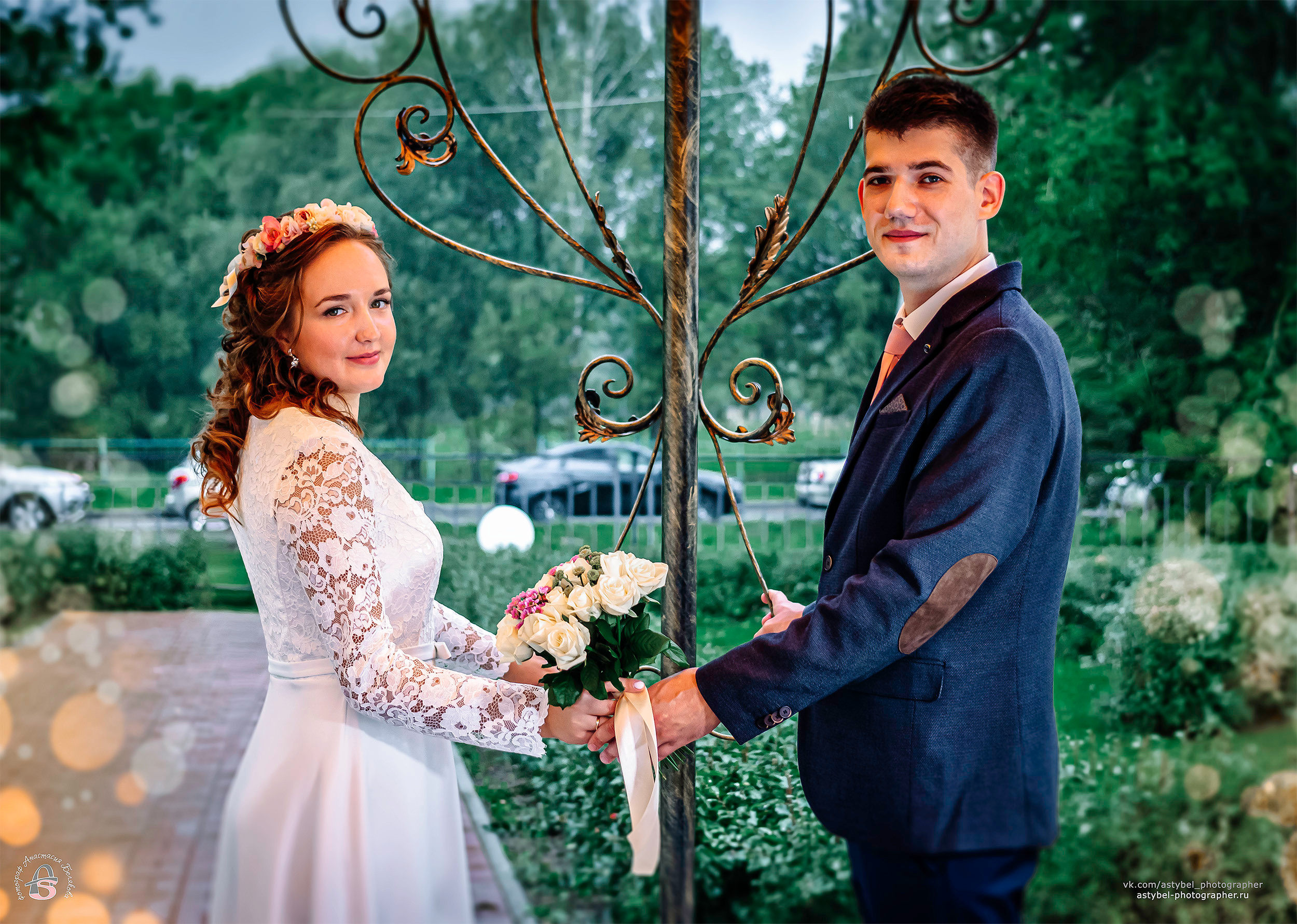 Свадебная фотосессия Владимира и Надежды в г. Гатчина. Гатчинский загс. Снято: 12.08.2021 года Модели: Надежда и Владимир Фотограф: Анастасия Белякова