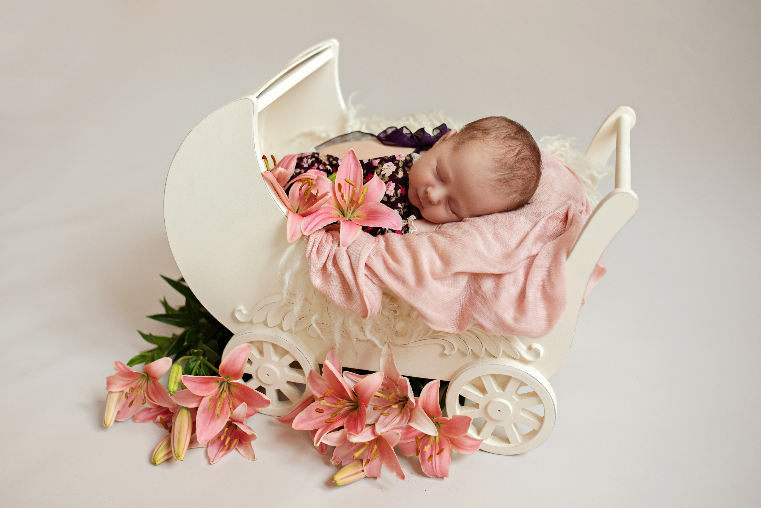 Новорожденные девочки. Фотограф новорожденных и детей до года в Челябинске Иванова Елена