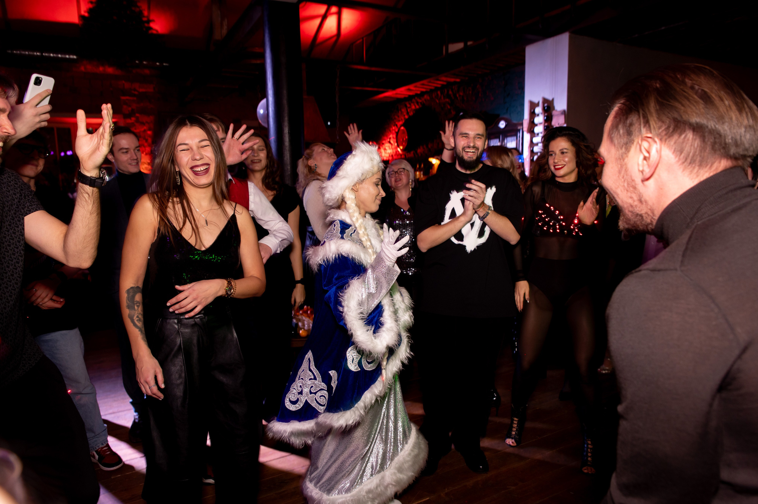 Фотосъемка Новогоднего корпоратива в Москве. Свадебный и портретный фотограф в Москве Жердев Даниил