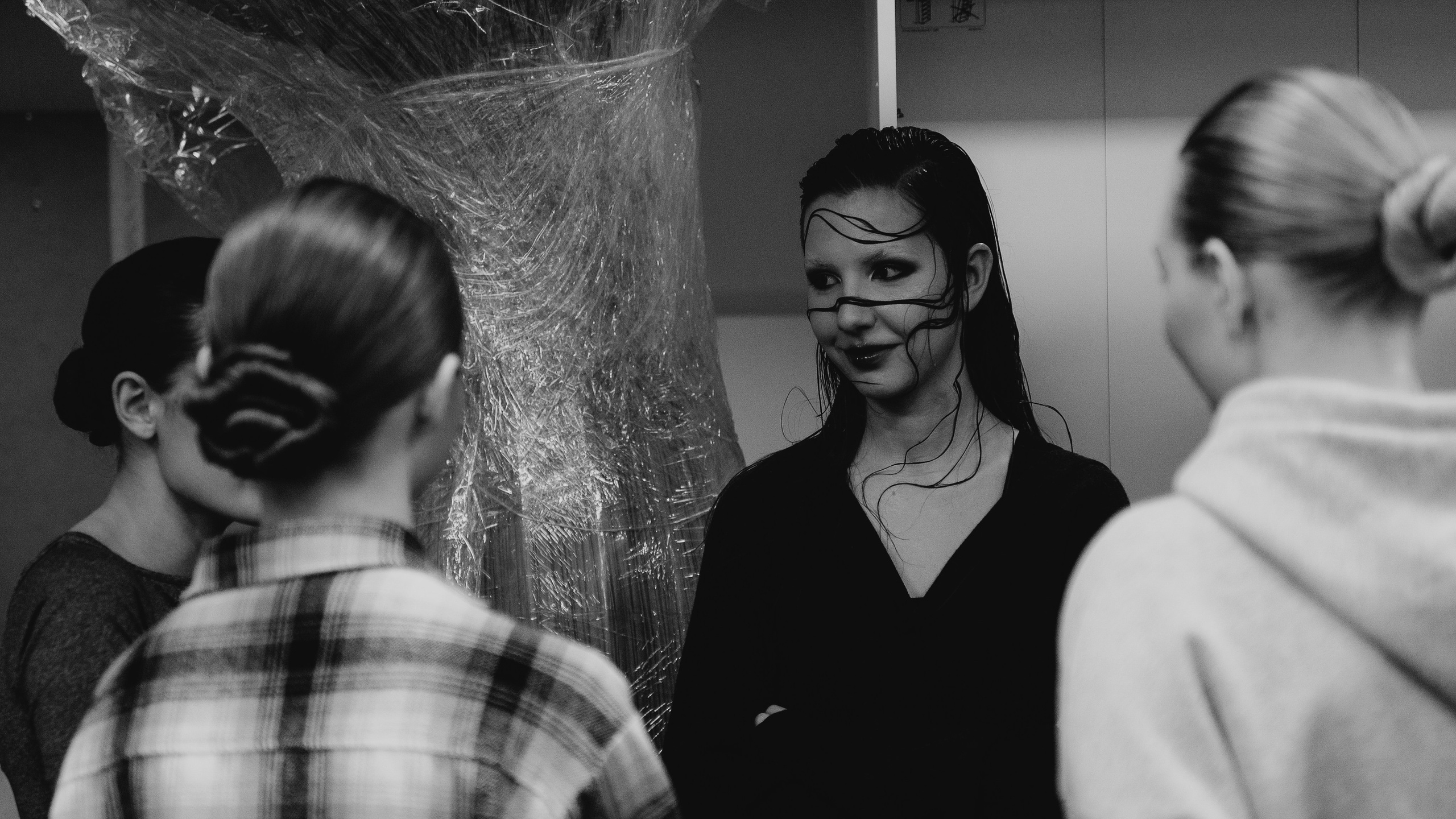 Бекстейдж показа «Новые Имена» собака.ru|ДЛТ. Портретный и репортажный фотограф в Санкт-Петербурге