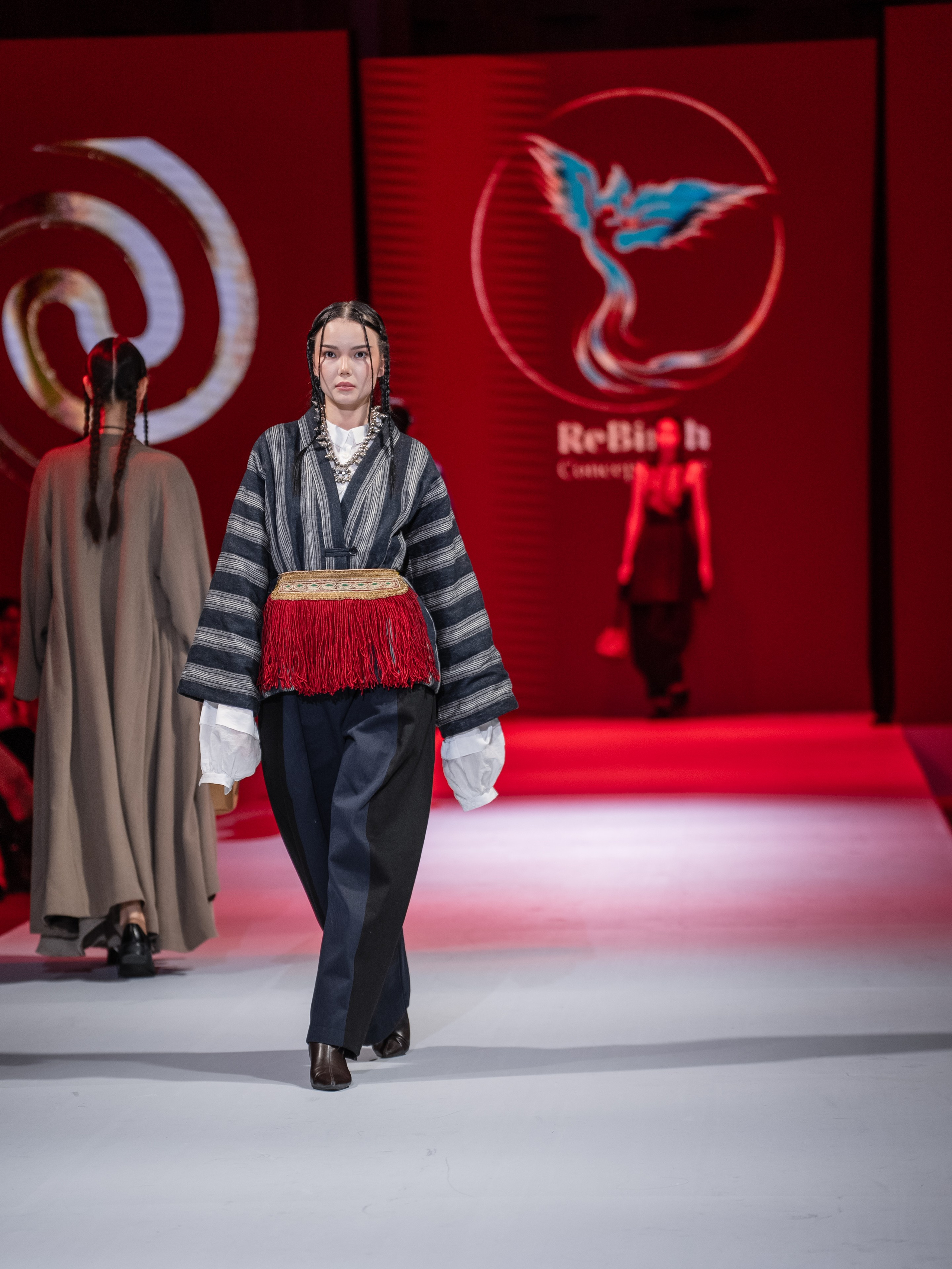 EURASIAN FASHION WEEK Reberth. Сайт Алматинского НЮ АРТ, будуар и фэшн фотографа Дениса Карпенко