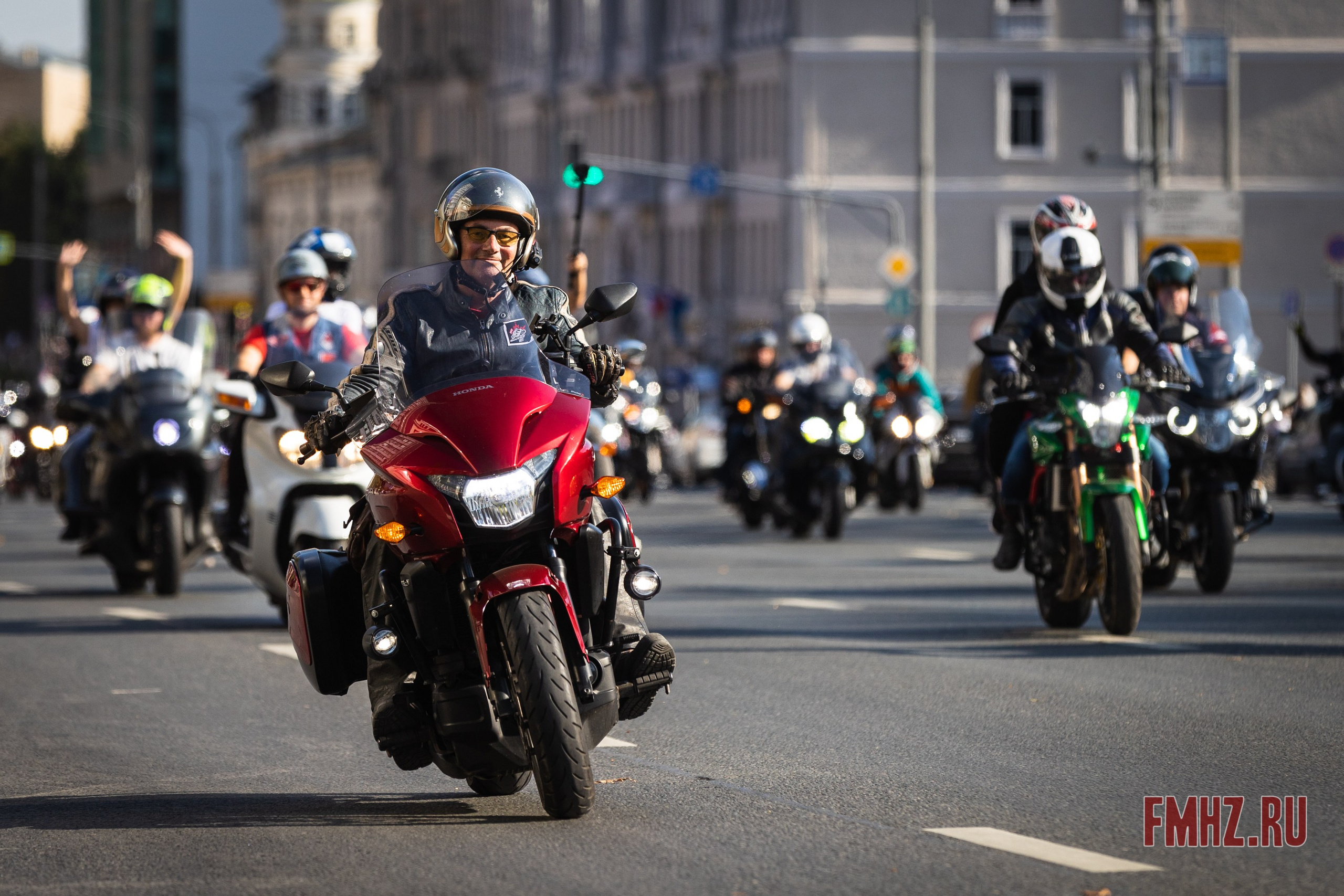 Закрытие Мотосезона 2023 на проспекте Академика Сахарова. Фотограф Владимир Охрименко