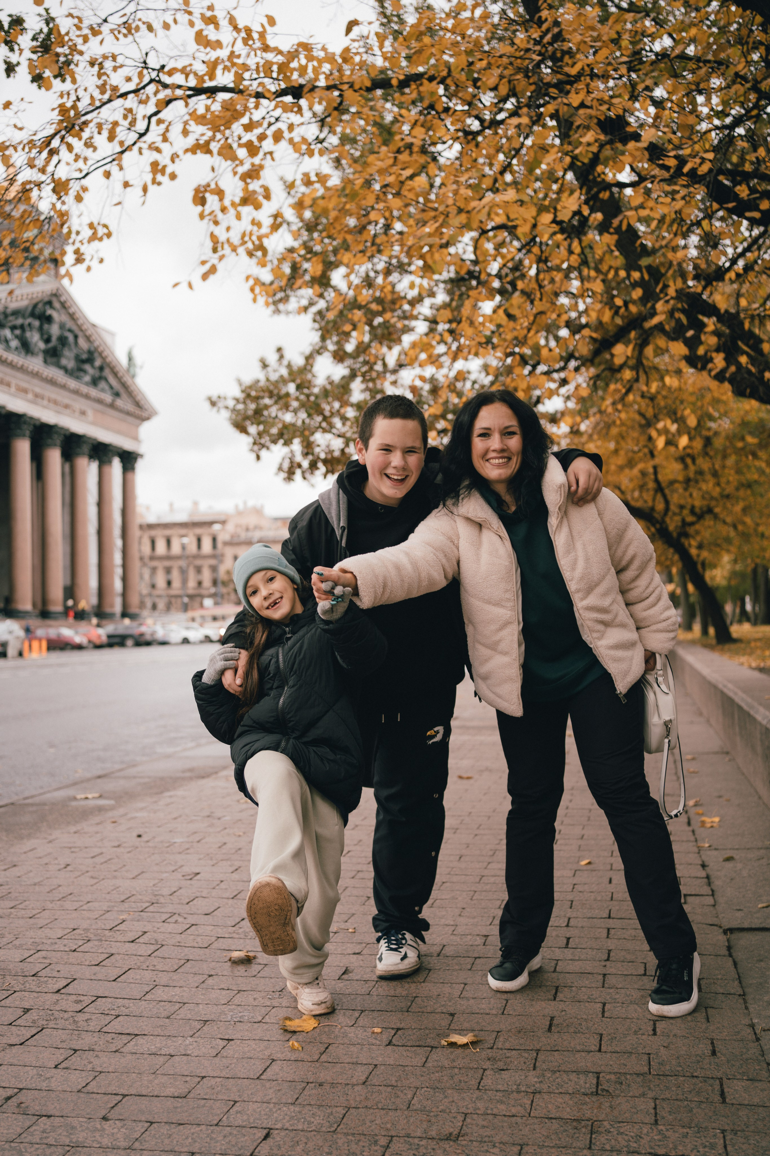 Мама, сын и дочка. Репортажный фотограф в Санкт-Петербурге. Фотограф на мероприятие в СПБ