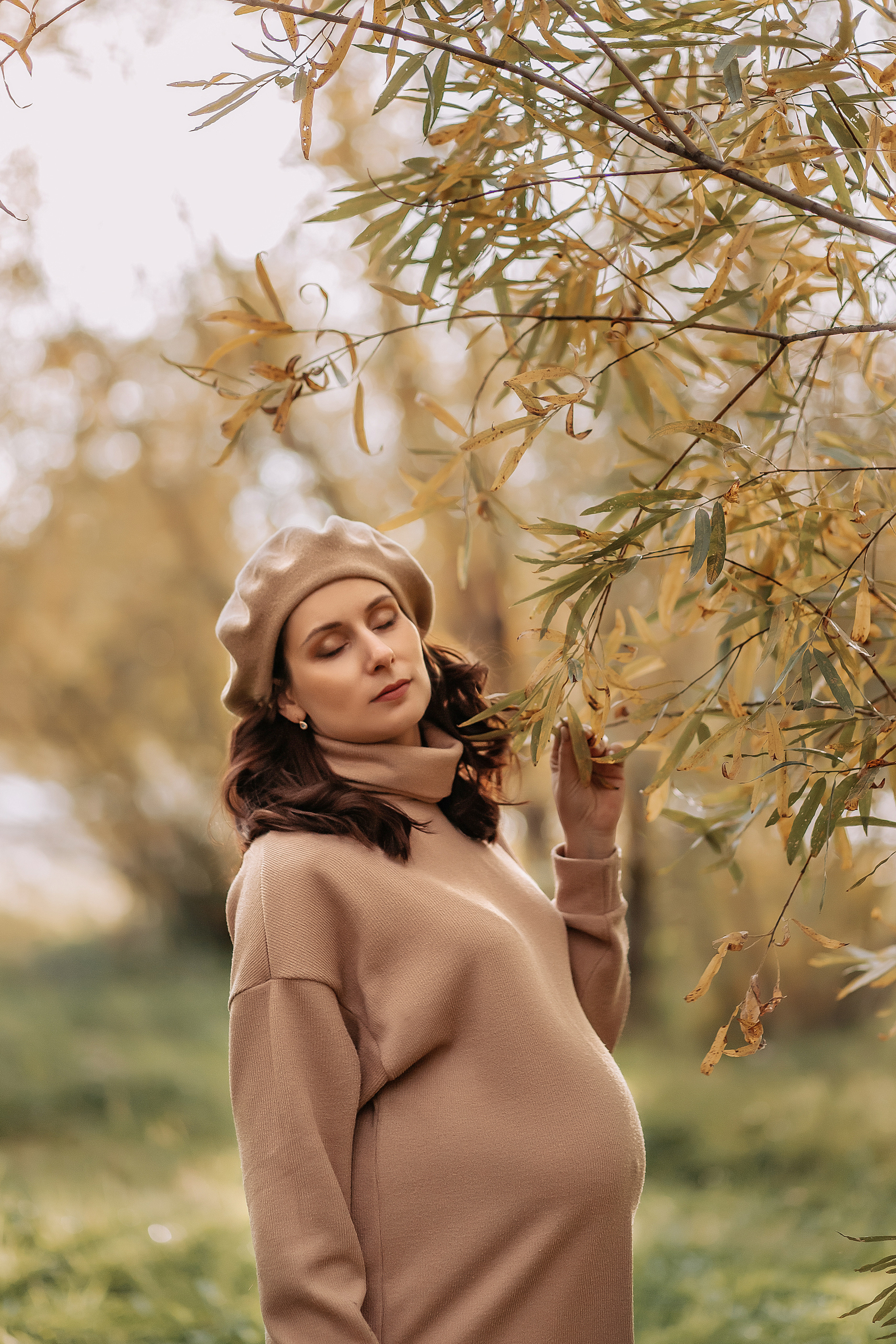 Осенняя набережная — съёмка «В ожидании». Детский и семейный фотограф в Красноярске Юлия Бирюкова