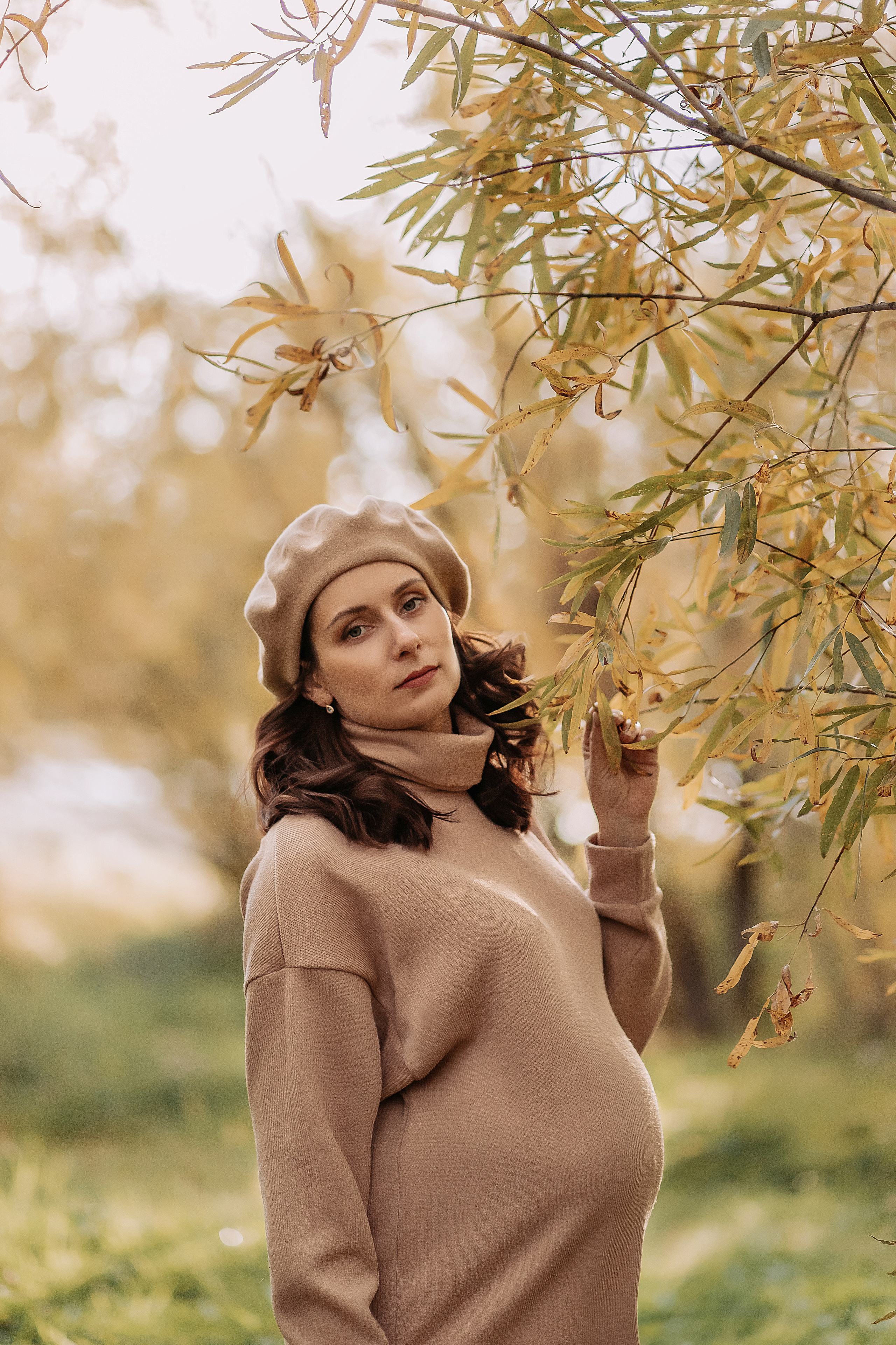 Осенняя набережная — съёмка «В ожидании». Детский и семейный фотограф в Красноярске Юлия Бирюкова