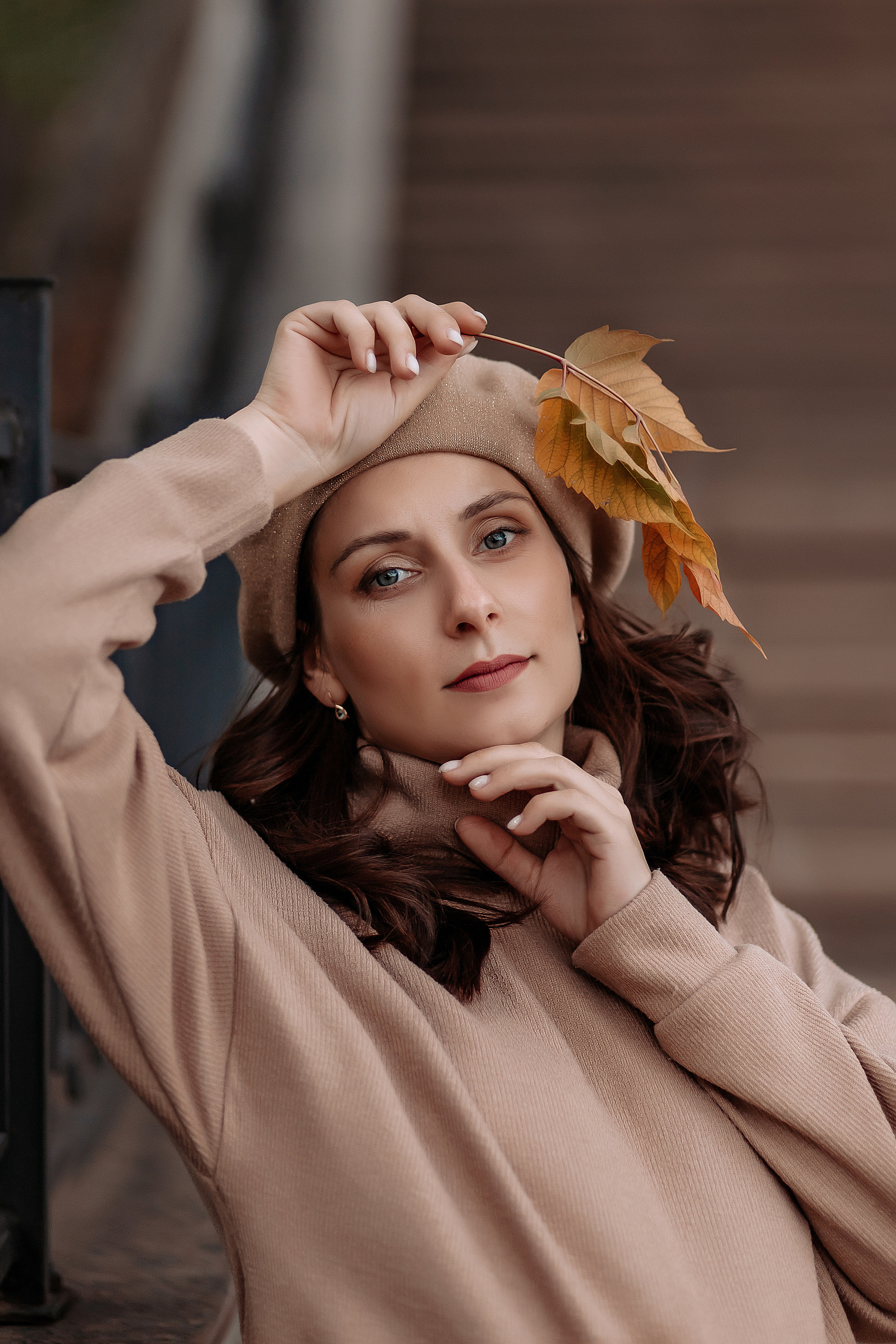 Осенняя набережная — съёмка «В ожидании». Детский и семейный фотограф в Красноярске Юлия Бирюкова