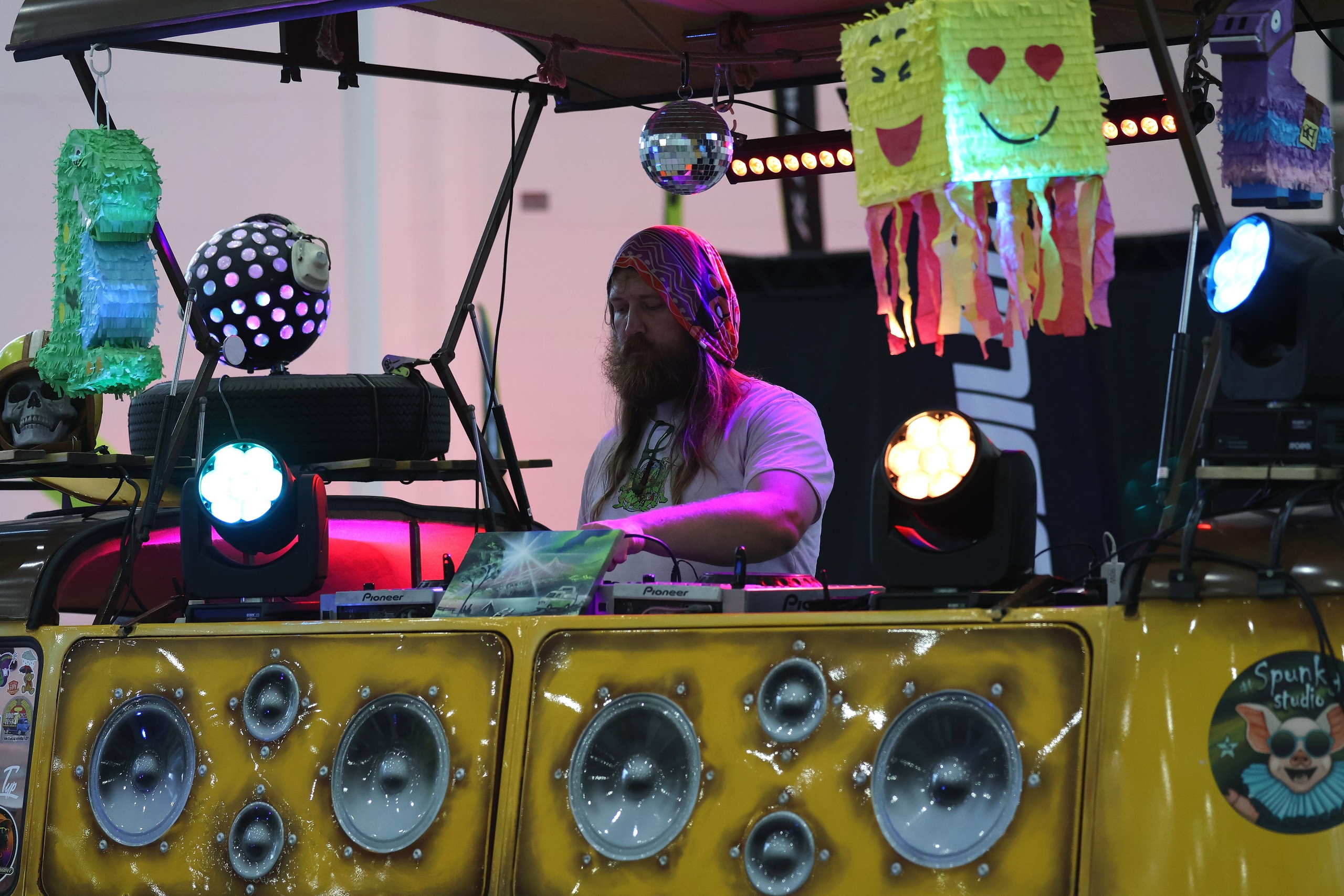 Кроссфит гонка CRACE Крейс. Диджей