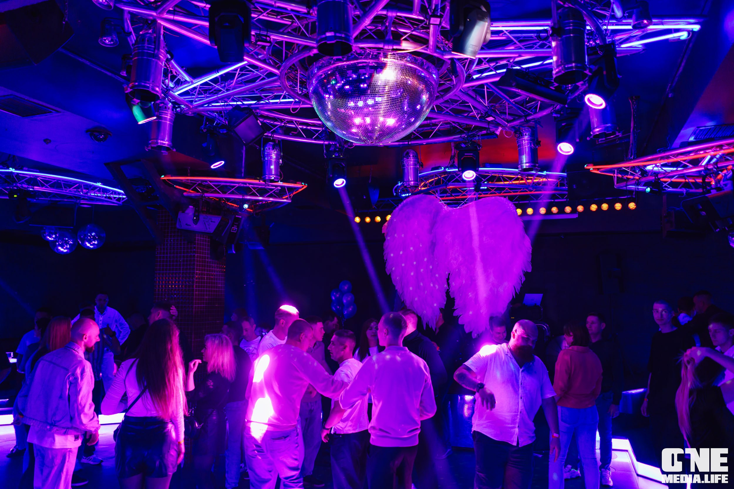 Фоторепортаж из Планеты. One Media Life: фоторепортажи, фотоотчеты с мероприятий и заведений