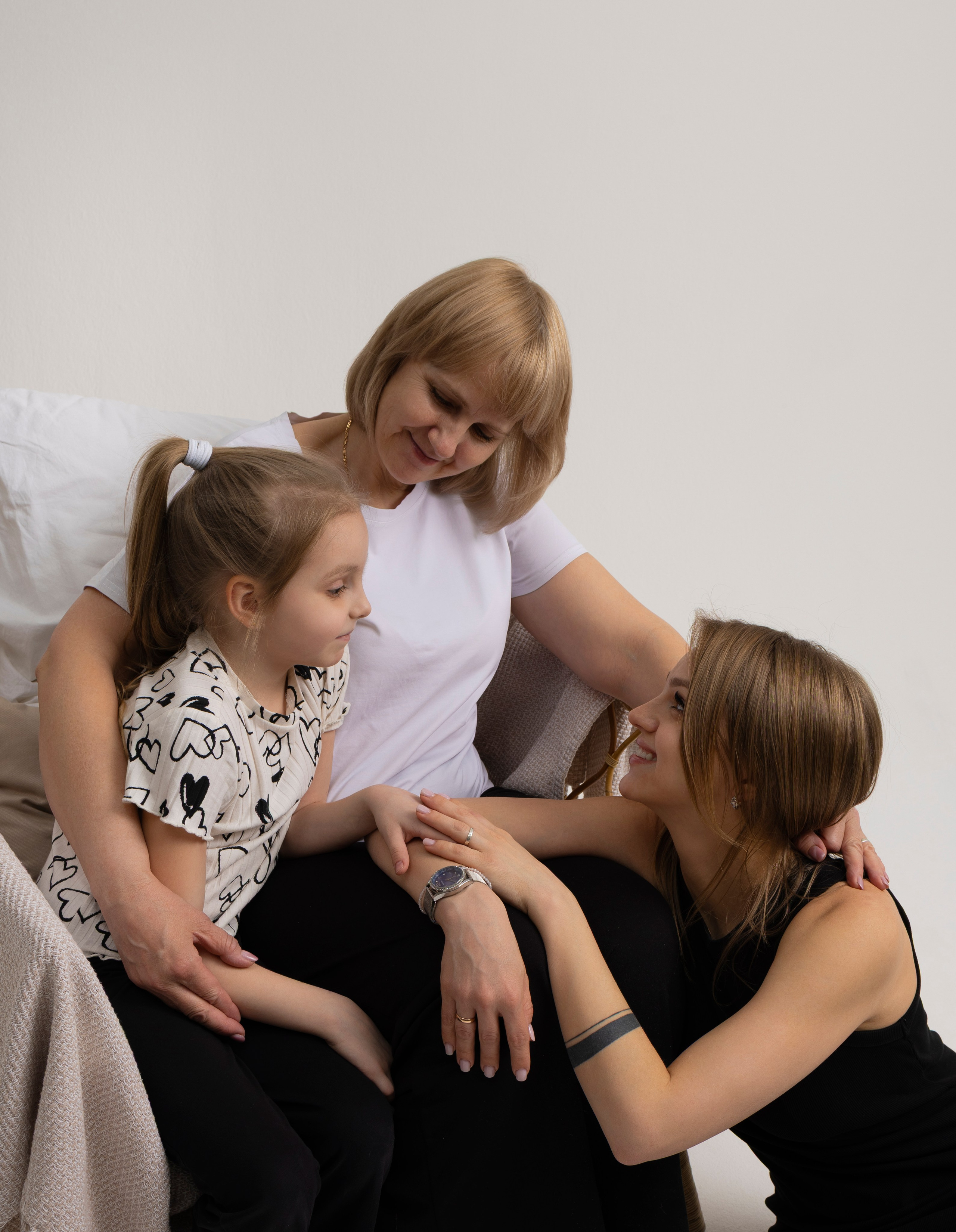 В маминых объятиях…). Портретный, семейный фотограф в Санкт-Петербурге и Ленинградской области Виктория Соловьёва