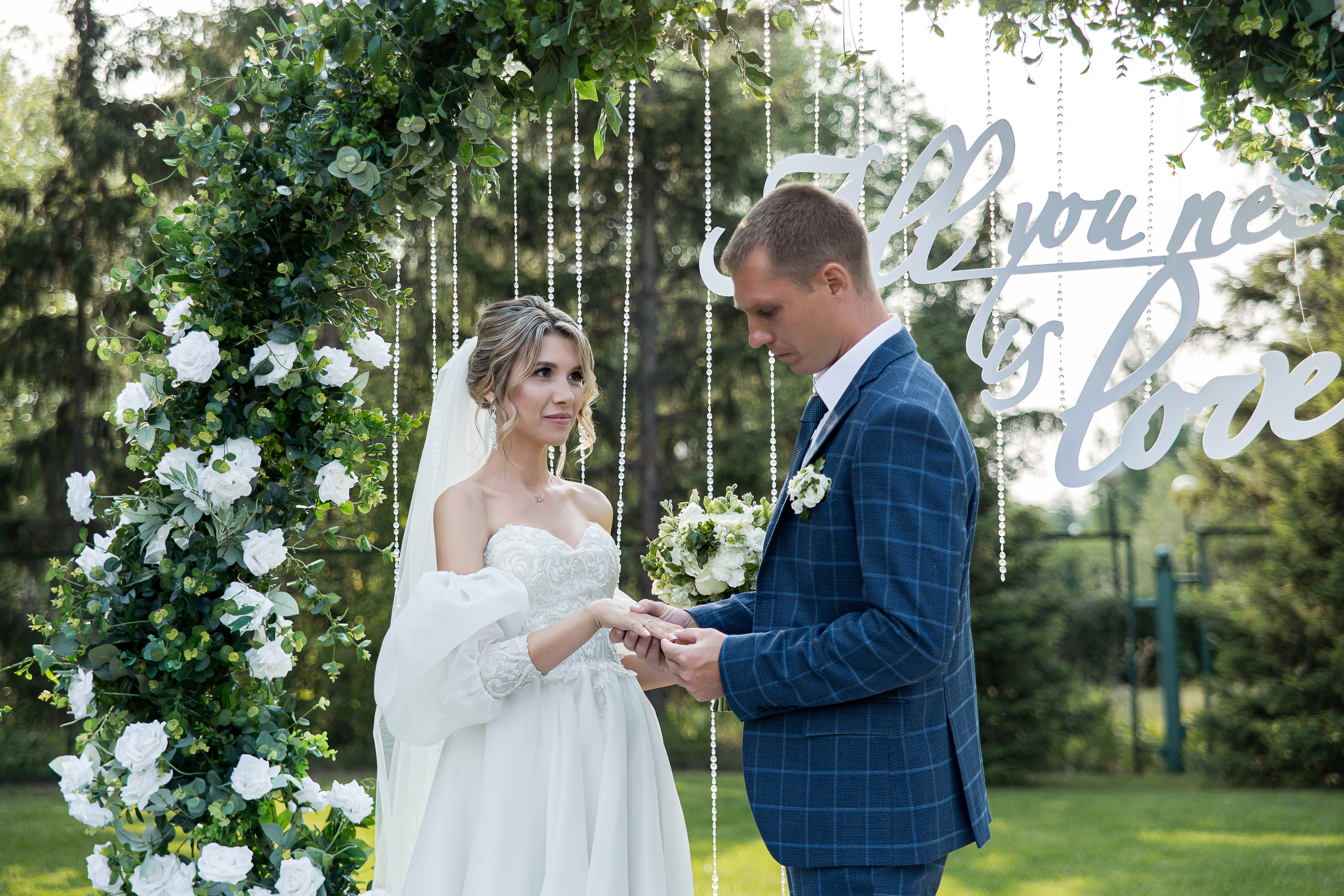 Елизавета и Антон. Свадебный фотограф в Омске Яна Савина