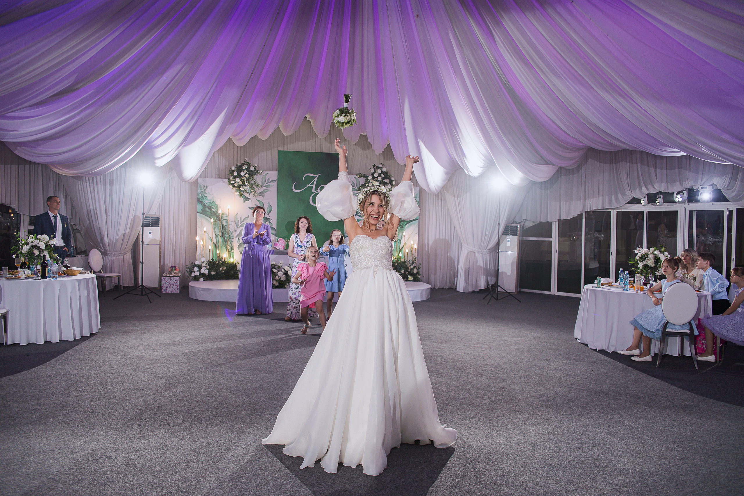 Елизавета и Антон. Свадебный фотограф в Омске Яна Савина