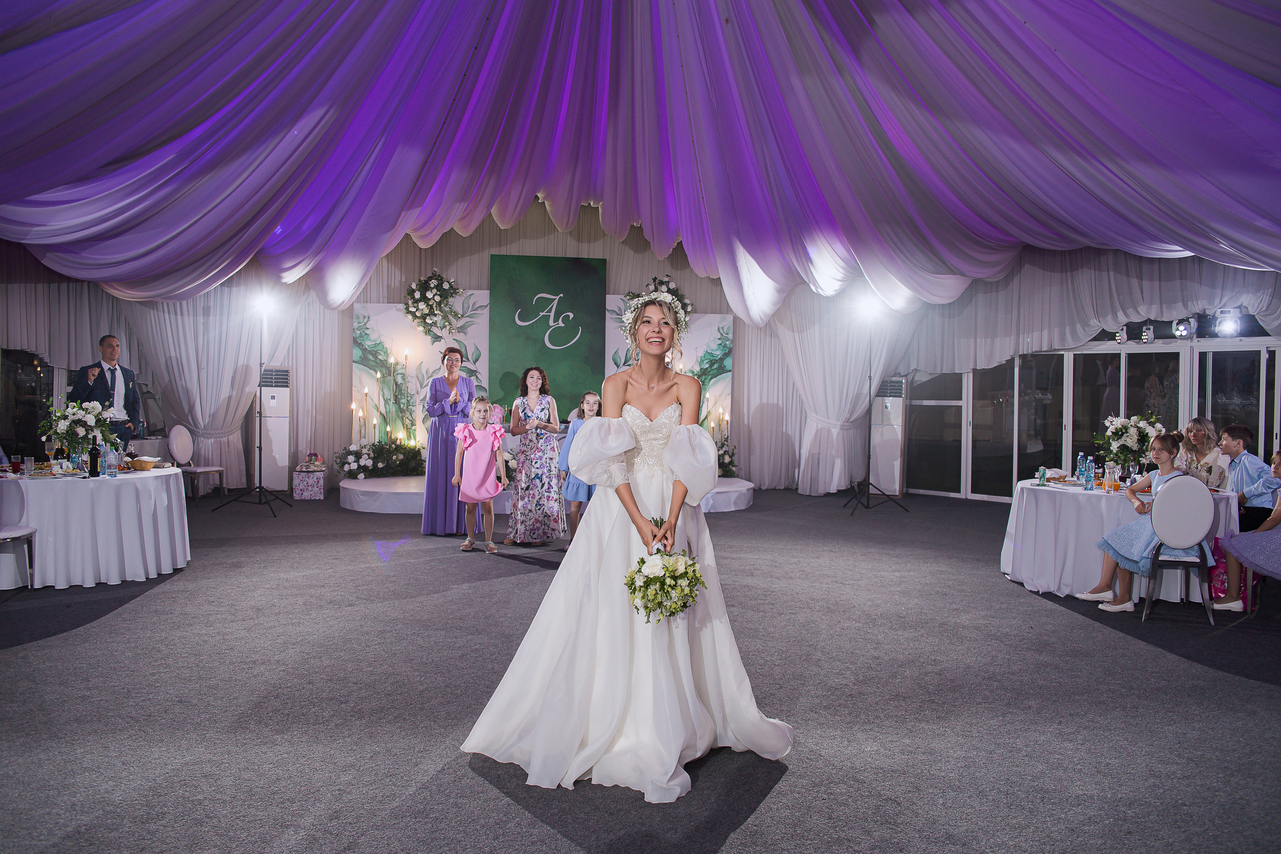 Елизавета и Антон. Свадебный фотограф в Омске Яна Савина