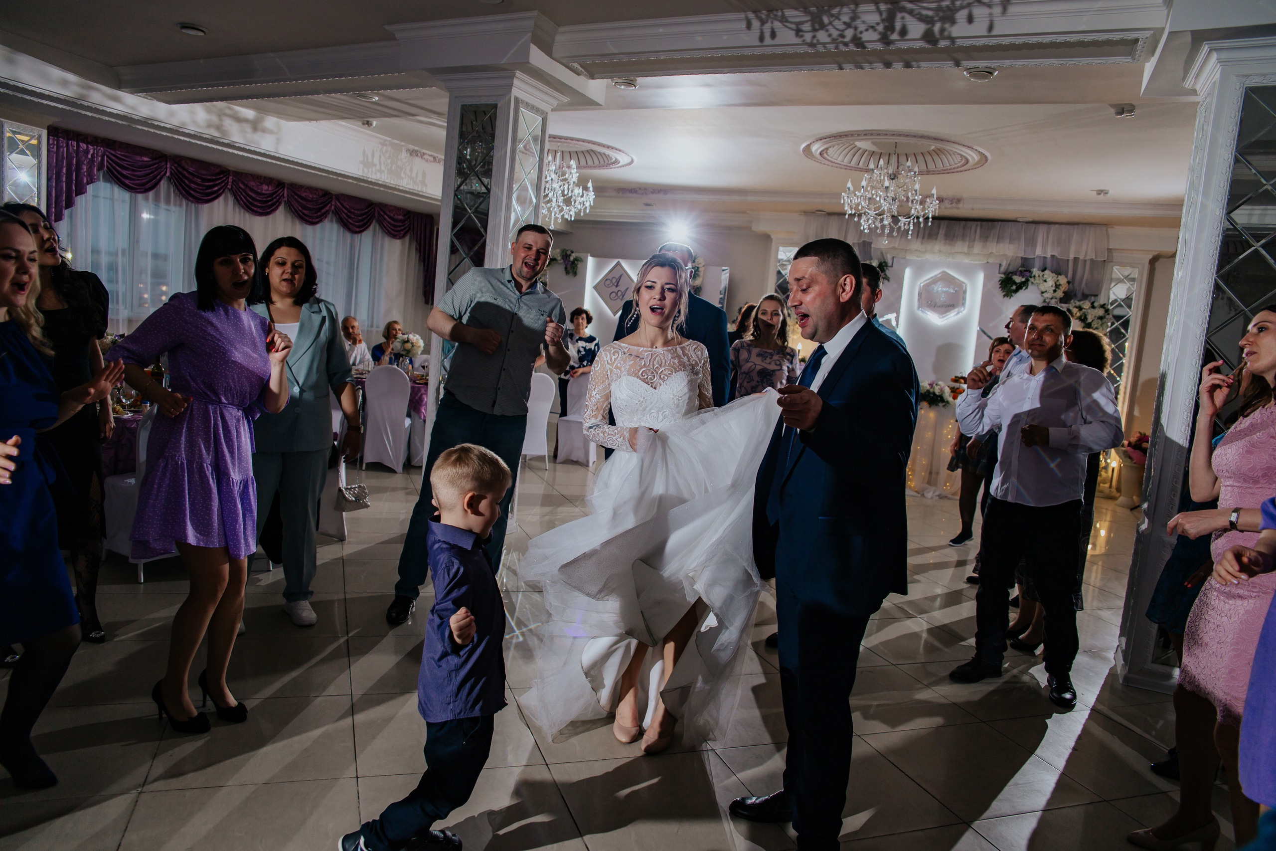 Алена и Артеми. Свадебный фотограф в Омске Яна Савина