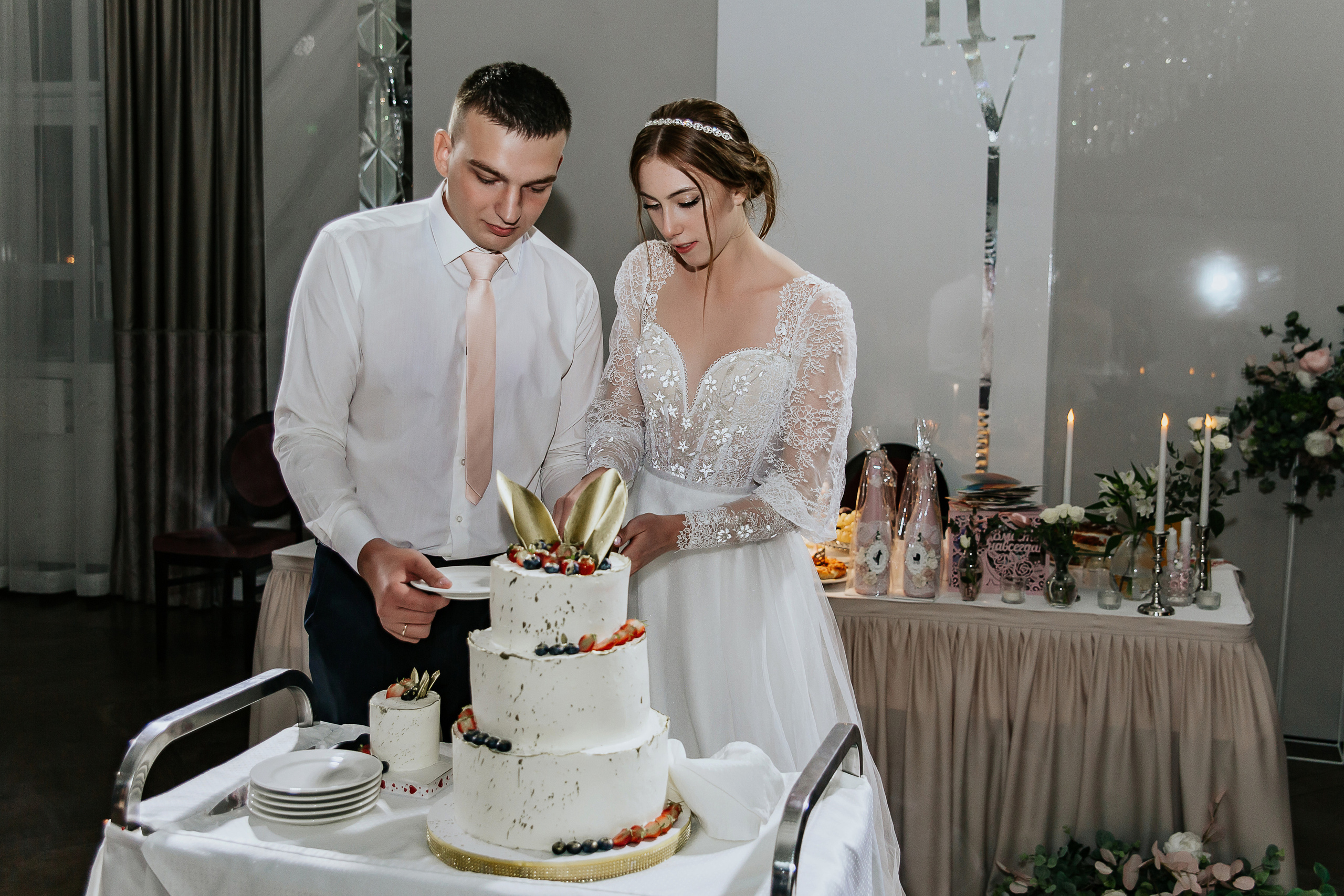 Валерия и Роиан. Свадебный фотограф в Омске Яна Савина