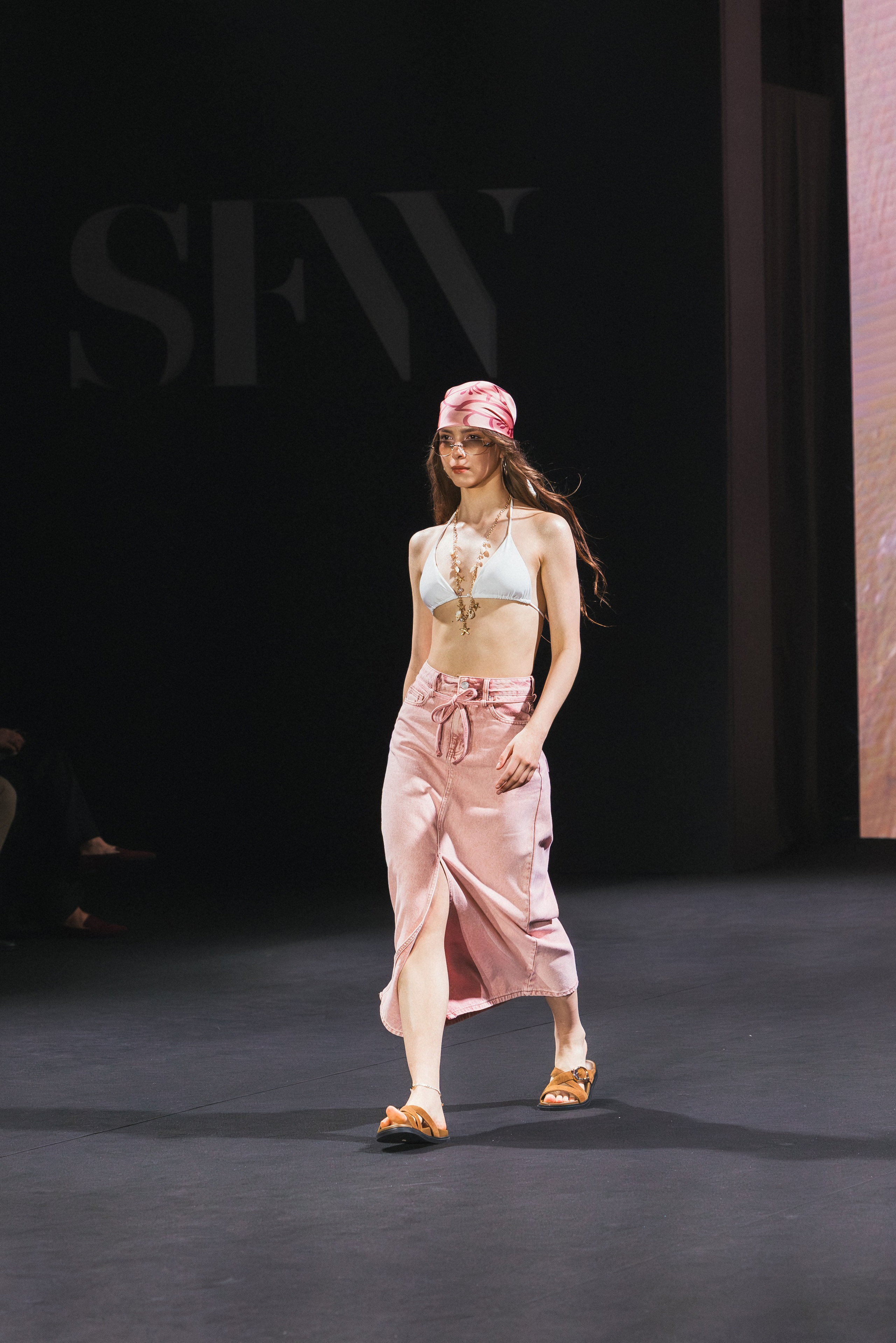 Catwalk. ProVizArt