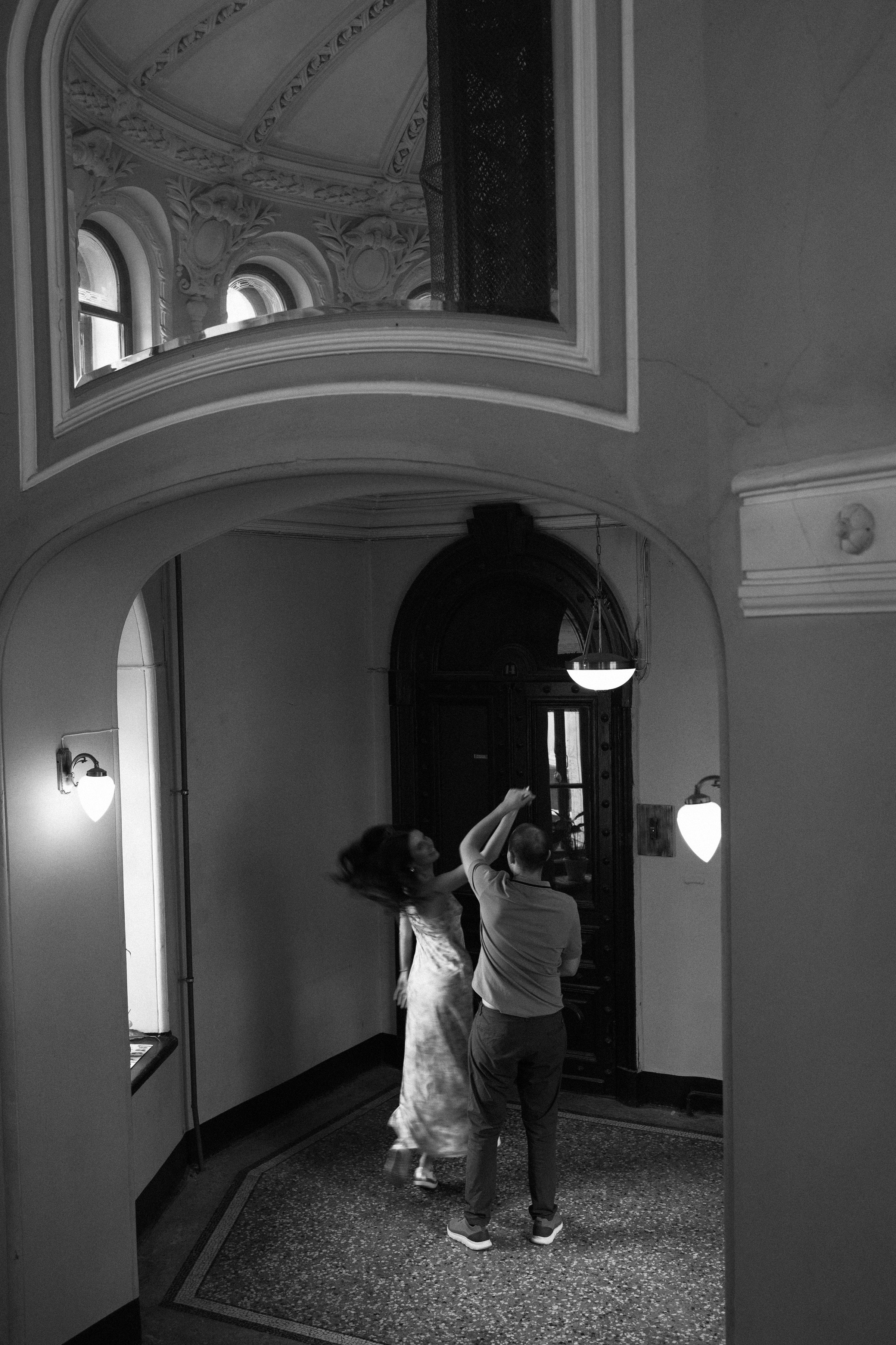 Парадная для двоих. Портретный фотограф СПб, бизнес-портрет, контент-фотосессия