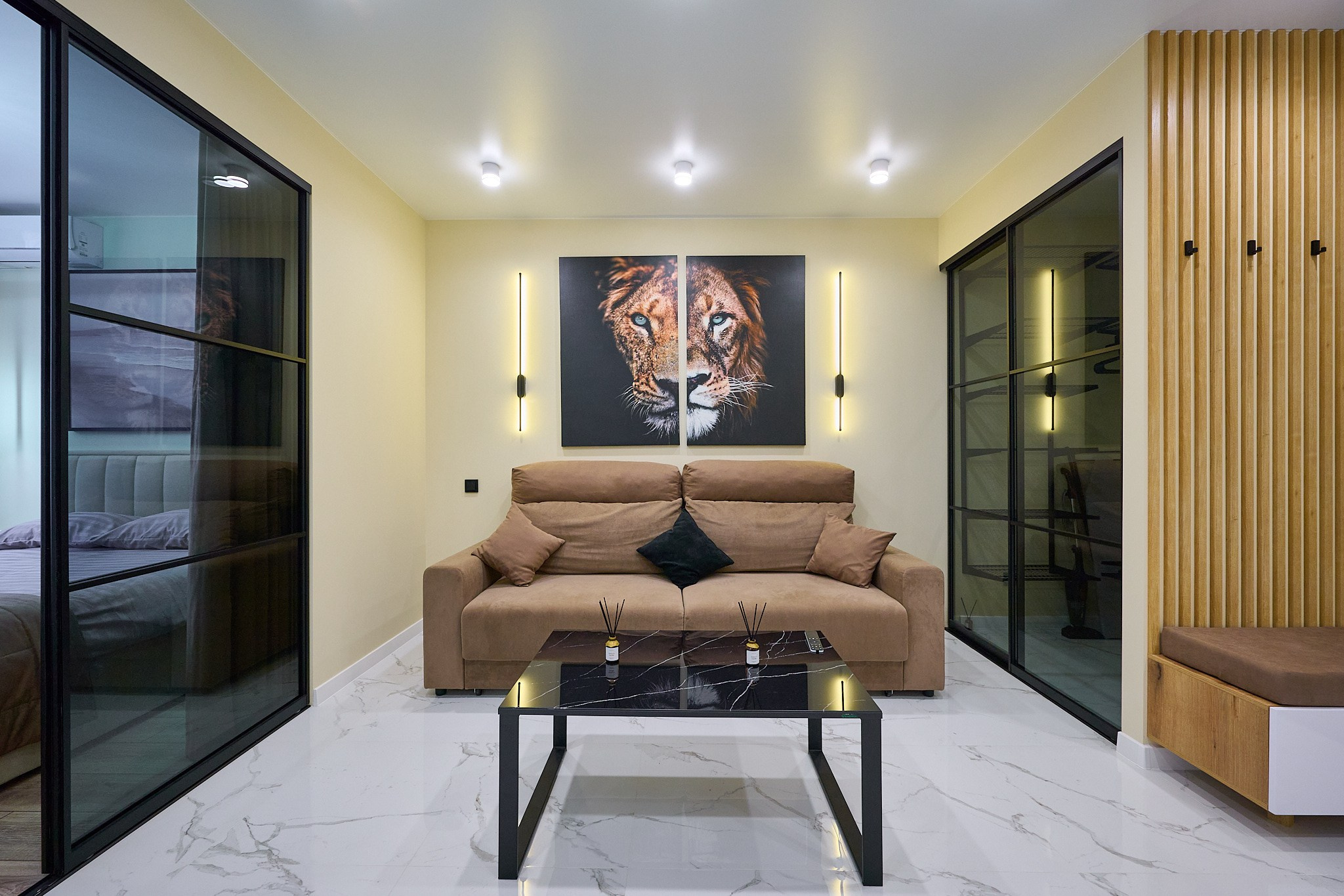 гостиная коричневые диван 