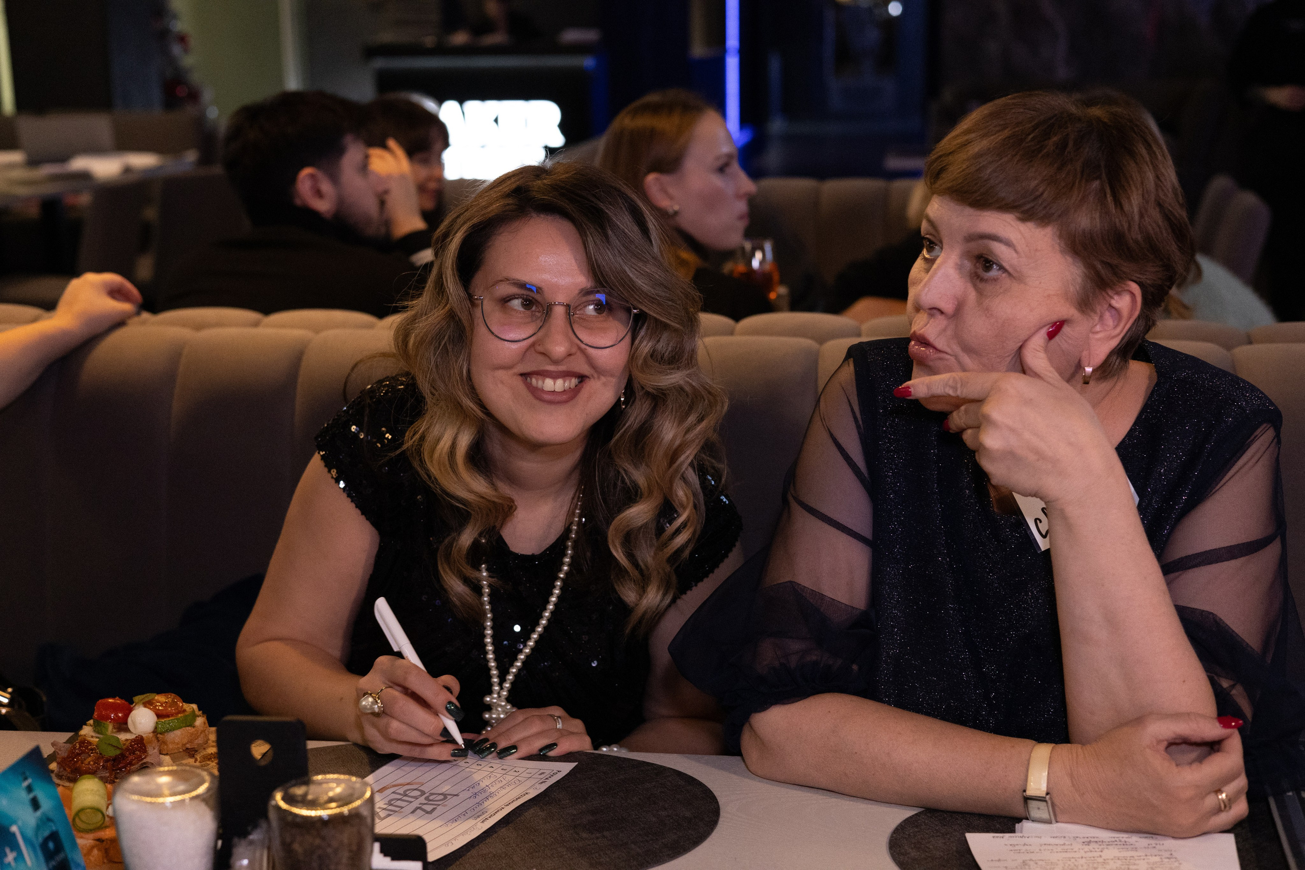 13ая BIZ QUIZ: деловая игра | Красноярск. Фотограф Красноярск съемки лавстори, фотосессия в студии, портретная съемка, творческие фотосессии