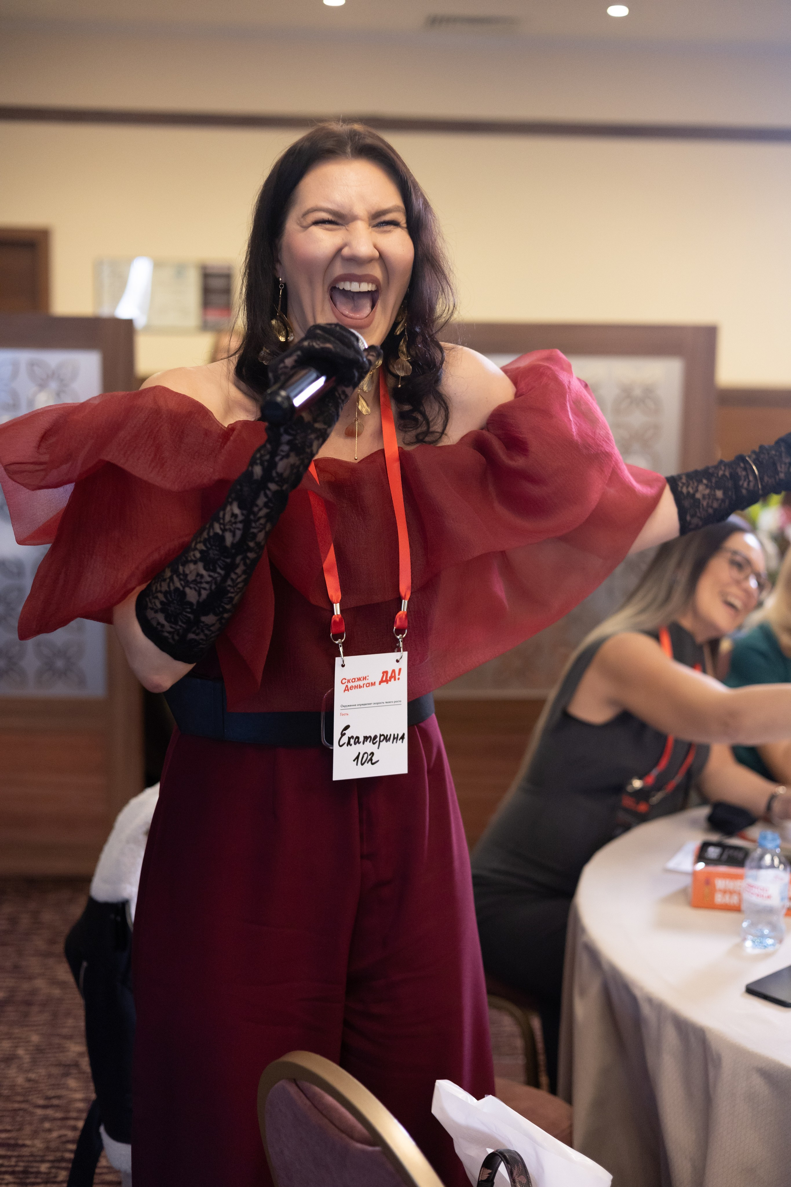 «СКАЖИ ДЕНЬГАМ ДА». Фотограф Красноярск съемки лавстори, фотосессия в студии, портретная съемка, творческие фотосессии