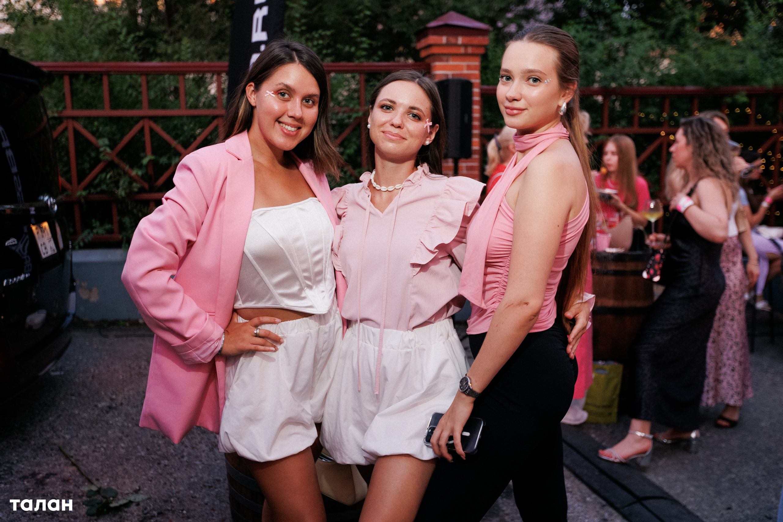 ВИНОТЕКА [бар+магаз] — BIRTHDAY PARTY. СВОИ. ФОТООТЧЕТЫ-СОБЫТИЯ-МЕСТА