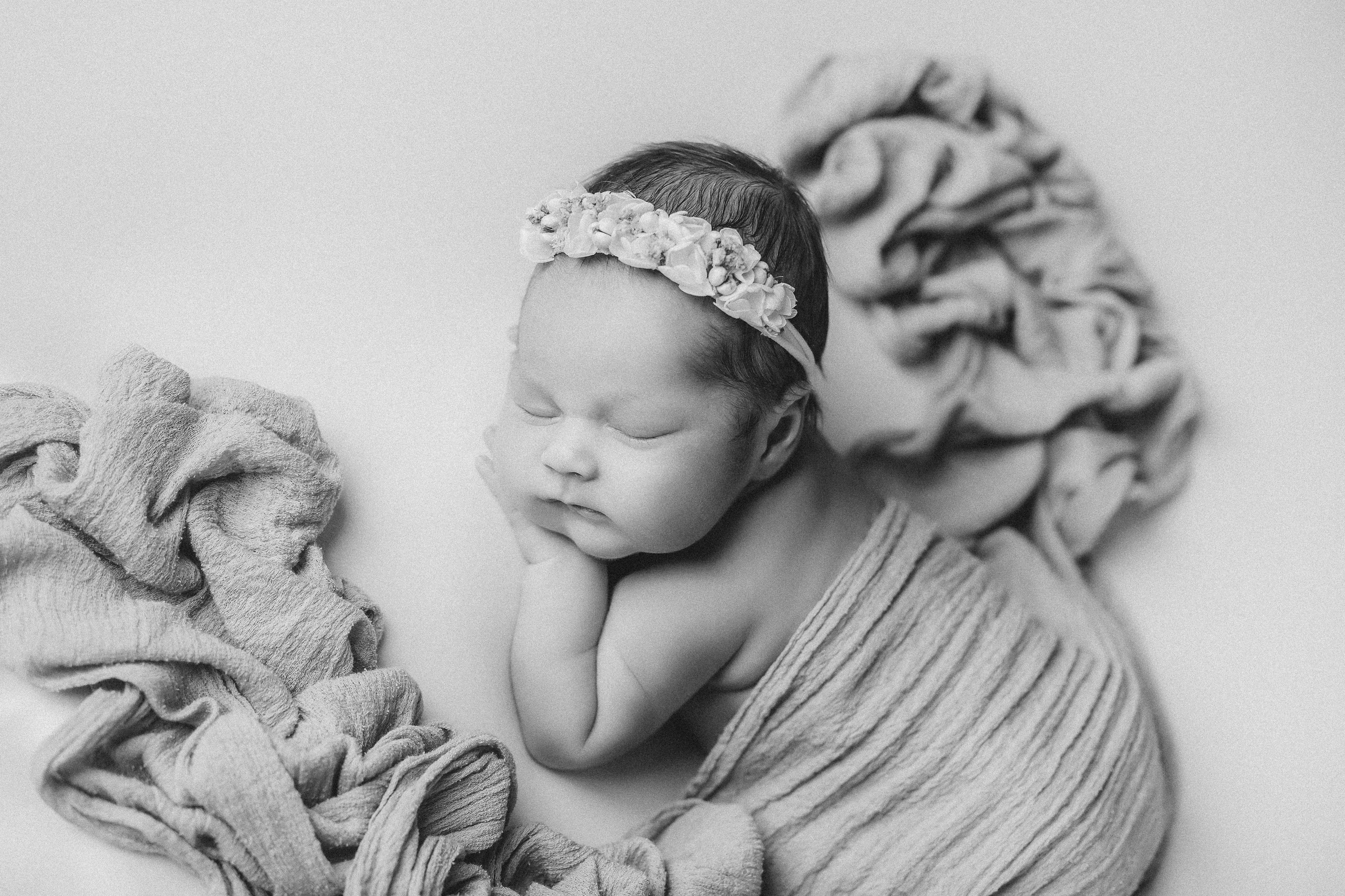ЧБ и МАКРО-КАДРЫ. Детский, семейный и фотограф новорождённых в Ярославле Анна Салова