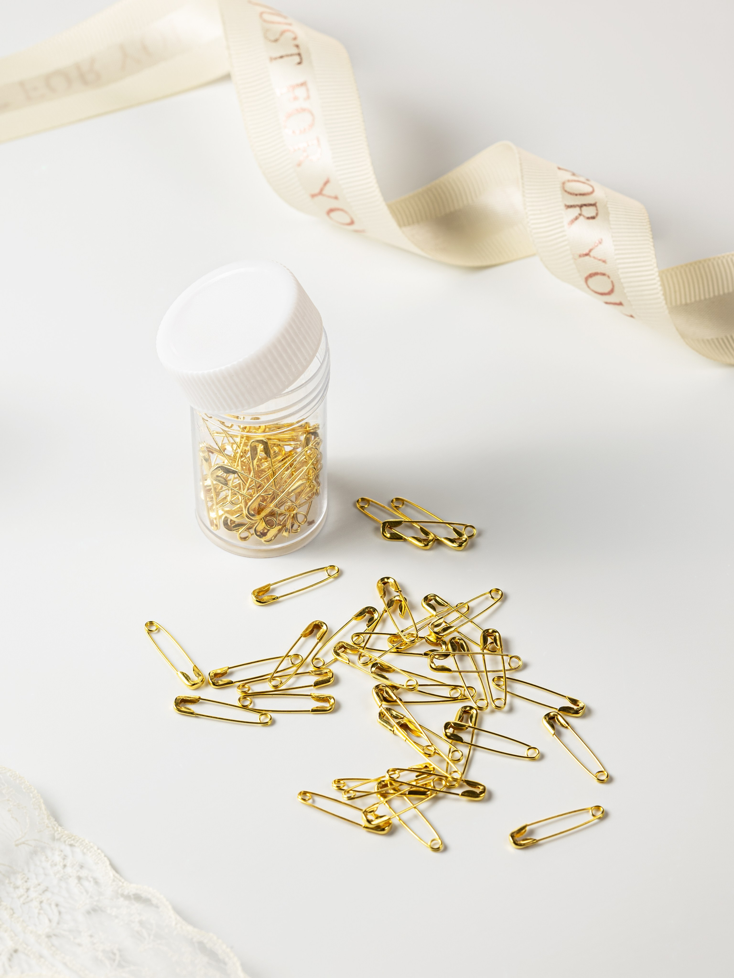 булавочки , рекламное фото лоя соц сетей, маркетплейсов, OZON, Вайлдбериз, яндекс маркет,