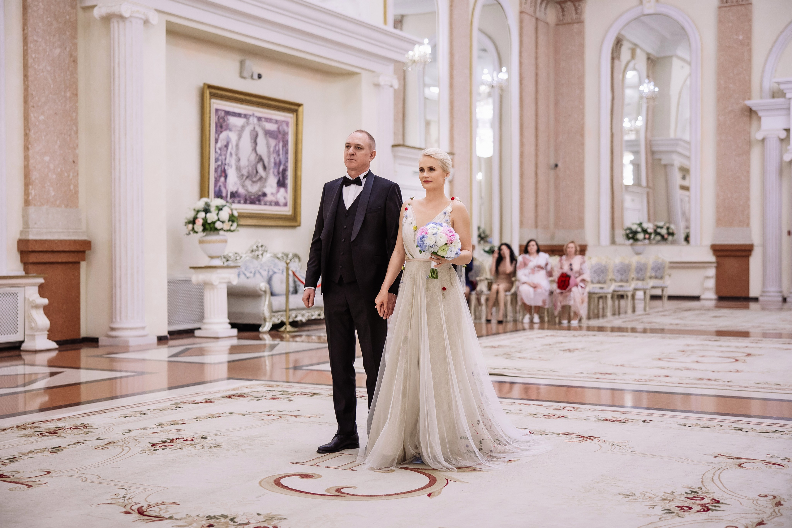 жених и невеста в Екатерининском ЗАГСе