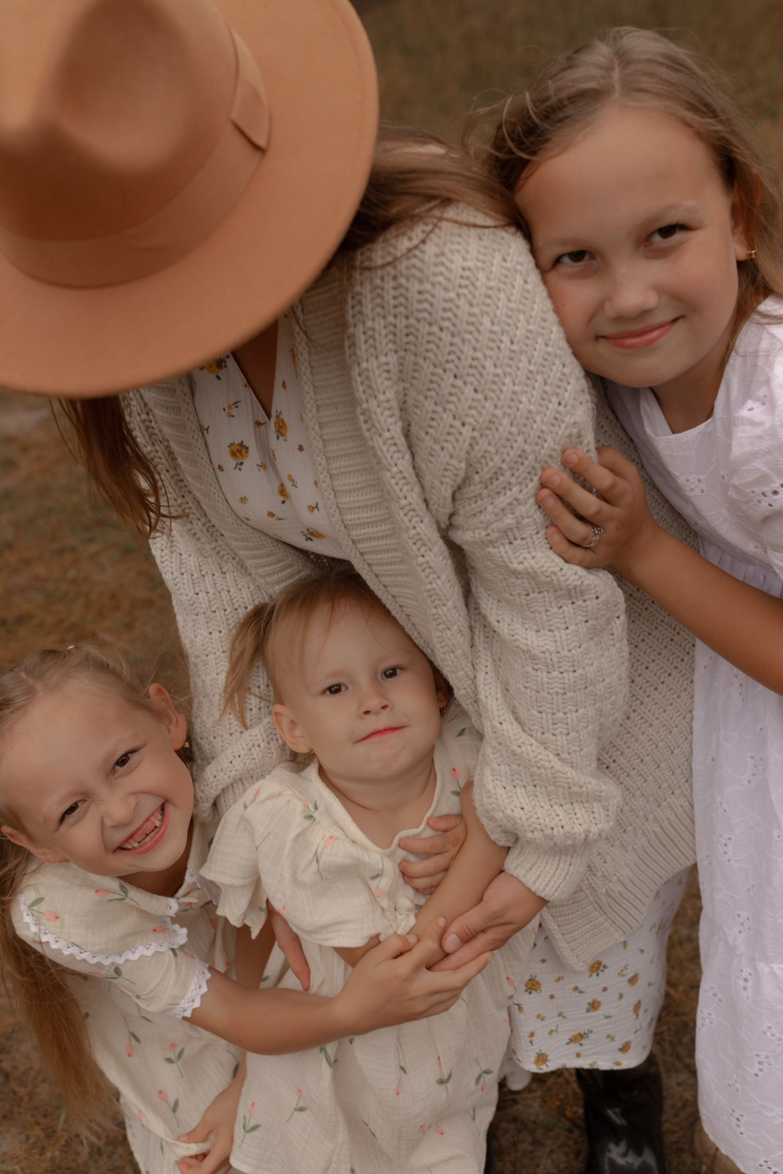 Мама Алина, Маша, Дина и Анечка. Фотограф Татьяна Семенова