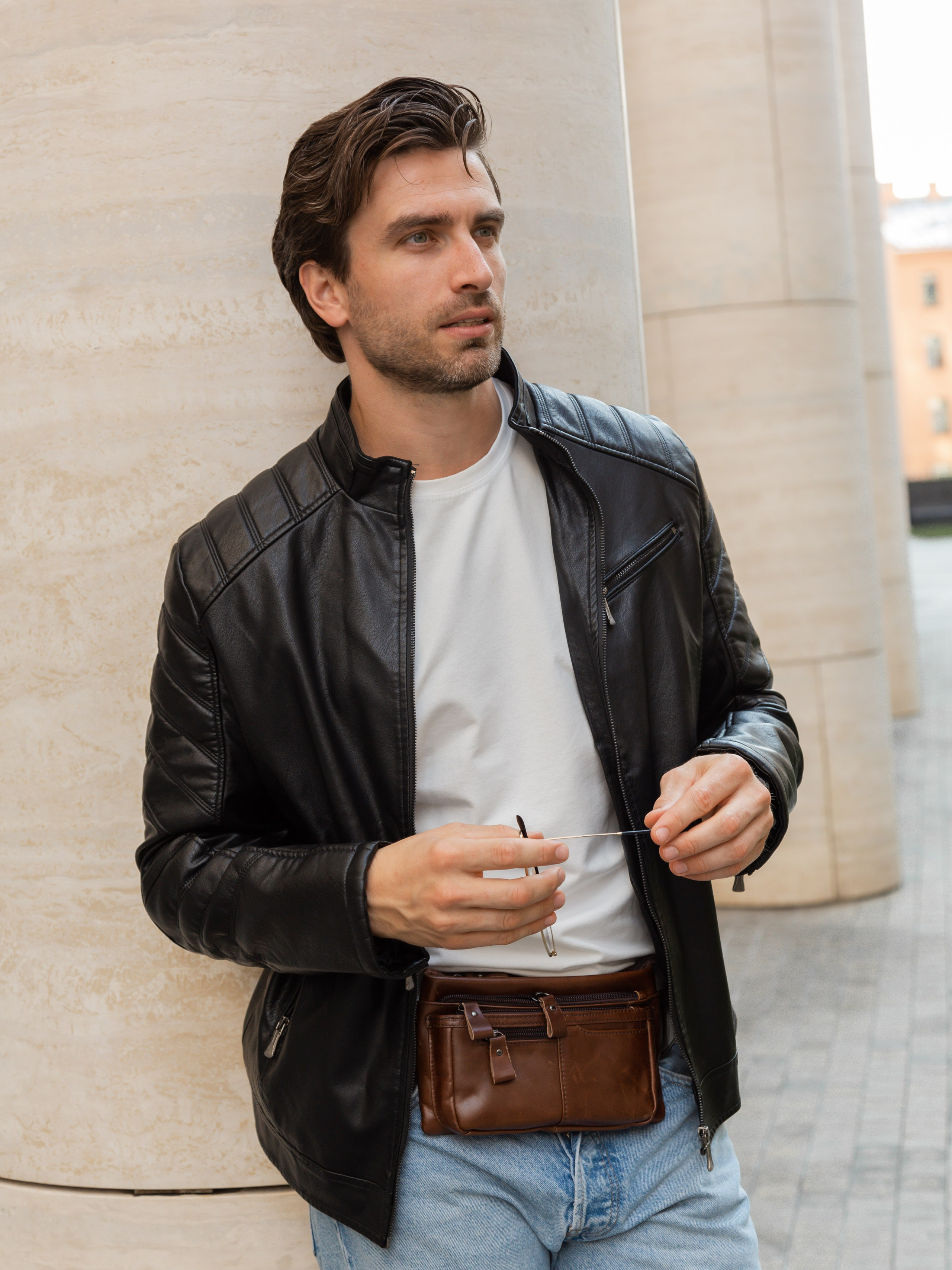 Коммерческая фотосессия мужских сумок для маркетплейсов и социальных сетей. Fashion фотограф в Санкт-Петербурге Савинова Ирина