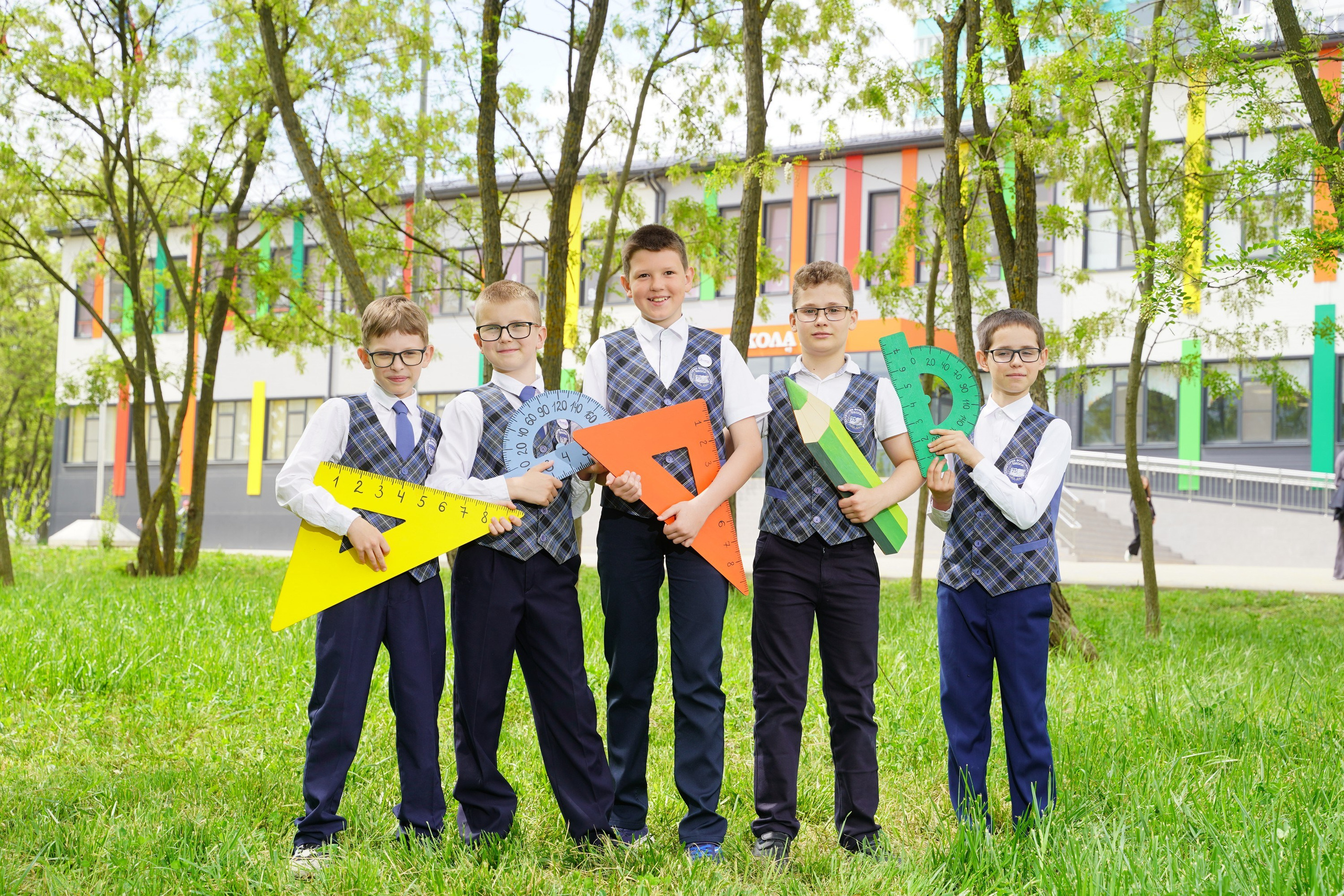 Фотосессии на улице. MEMENTO.Выпускные альбомы, школьные, юбилейные и другие книги. Ростов-на-Дону