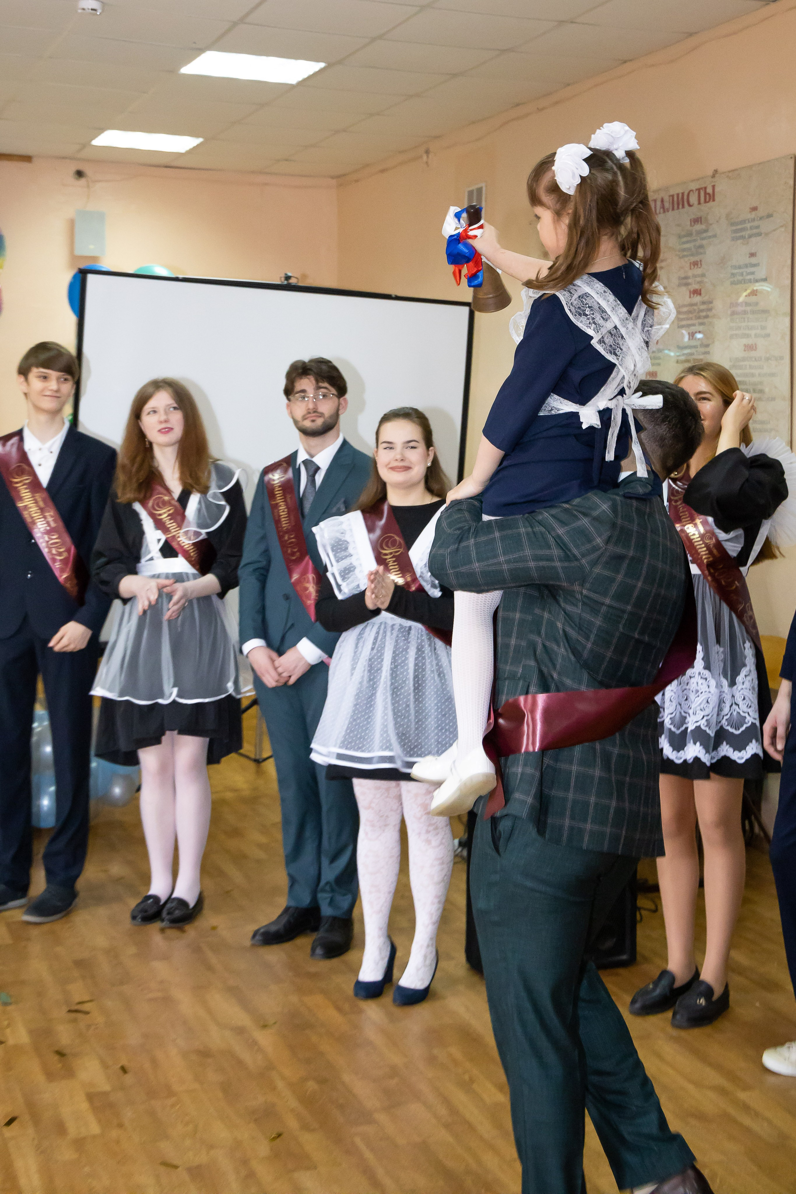 Последний звонок 11 кл. Свадебный фотограф в городе Подольск МО и Москва Крылова Ирина