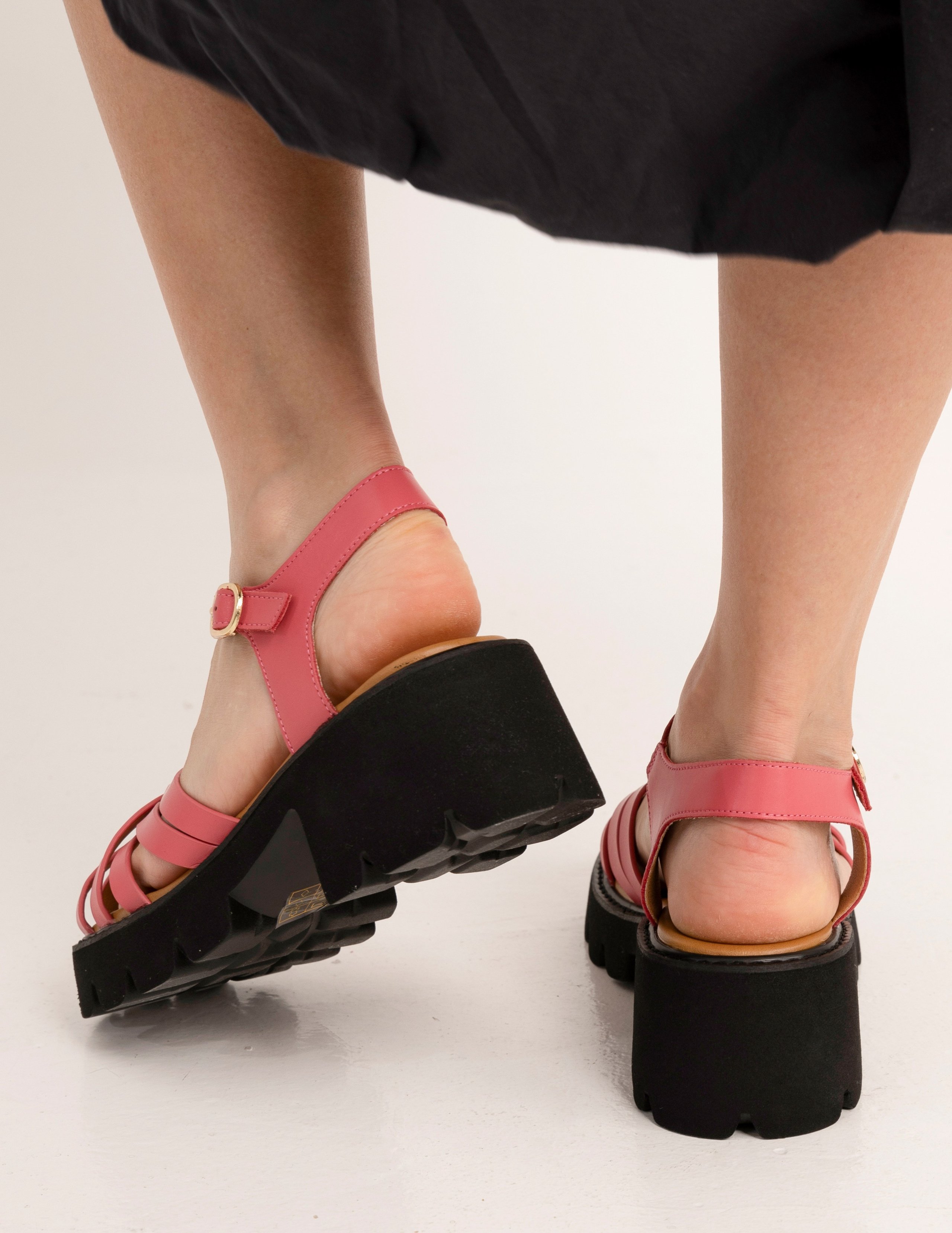 Каталожная съёмка для интернет магазинов. Автопортретная фотостудия в Казани