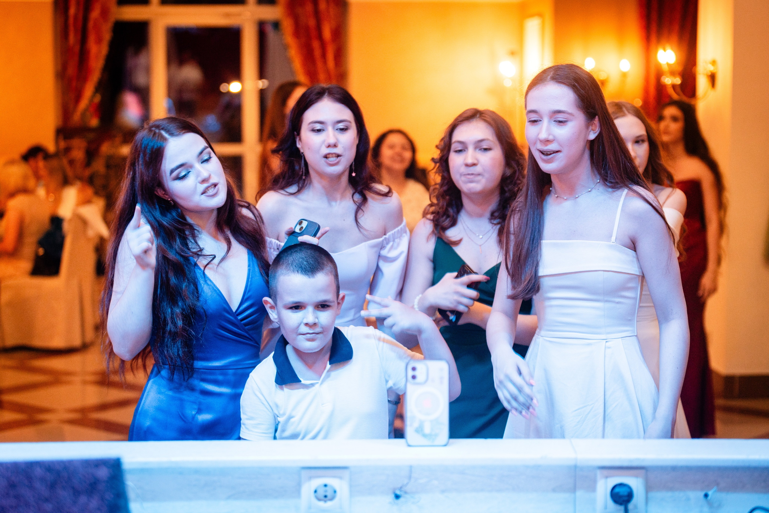 Школьный выпускной. Детский фотограф видеограф в Хабаровске Михаил Орлов