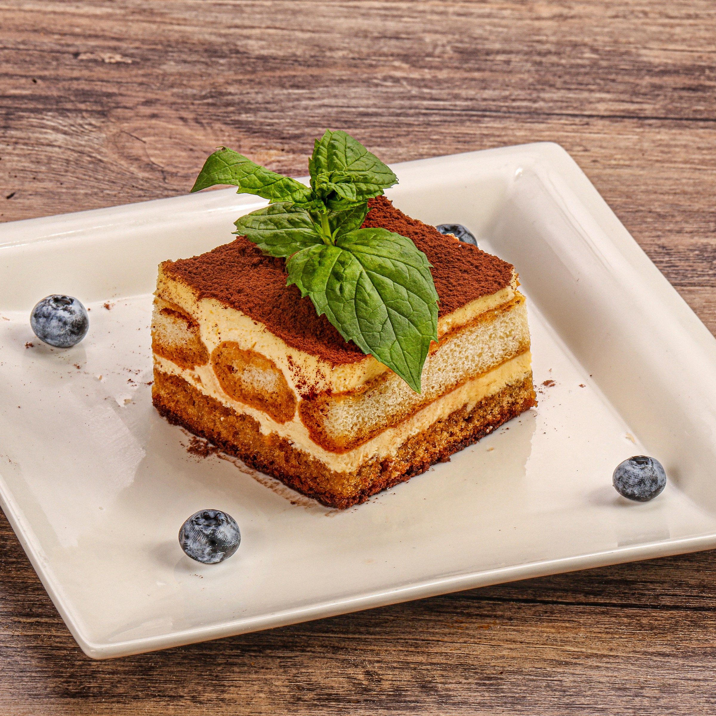 Фотосъемка десертов и выпечки. Заказ по тел.: +7 (906) 006-90-22. Фуд-фотограф Андрей Старостин — съемка еды в Москве. 9000 руб. в час