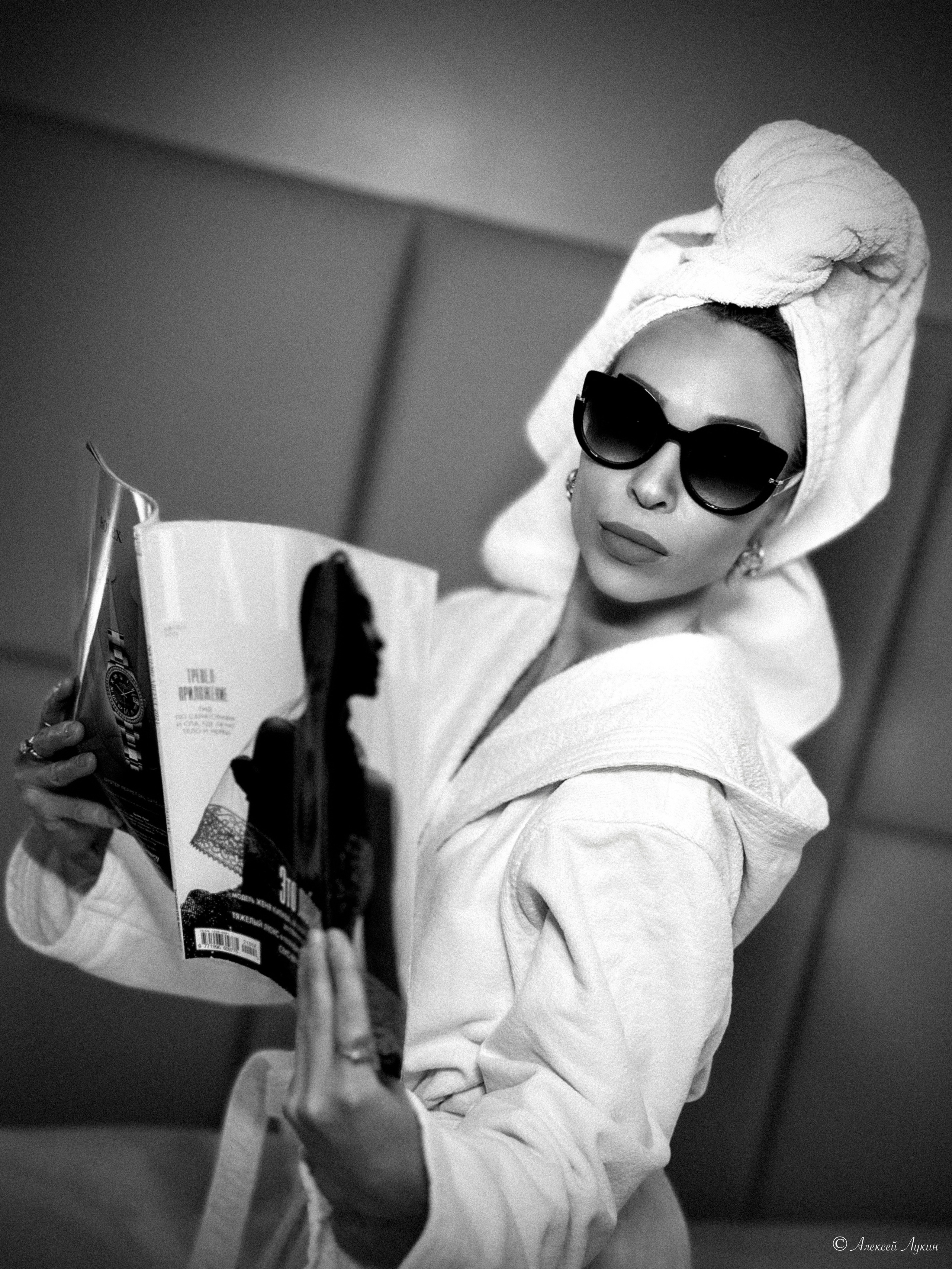 Фотосессия в студии, услуги и цены у профессионального портретного фотографа в СПб. Фотостудия, Портрет, Ню, Будуар, Детская фотосессия. Фотограф Алексей Лукин. Профессиональная фотосъёмка в Санкт-Петербурге. Обработка и Ретушь фотографий