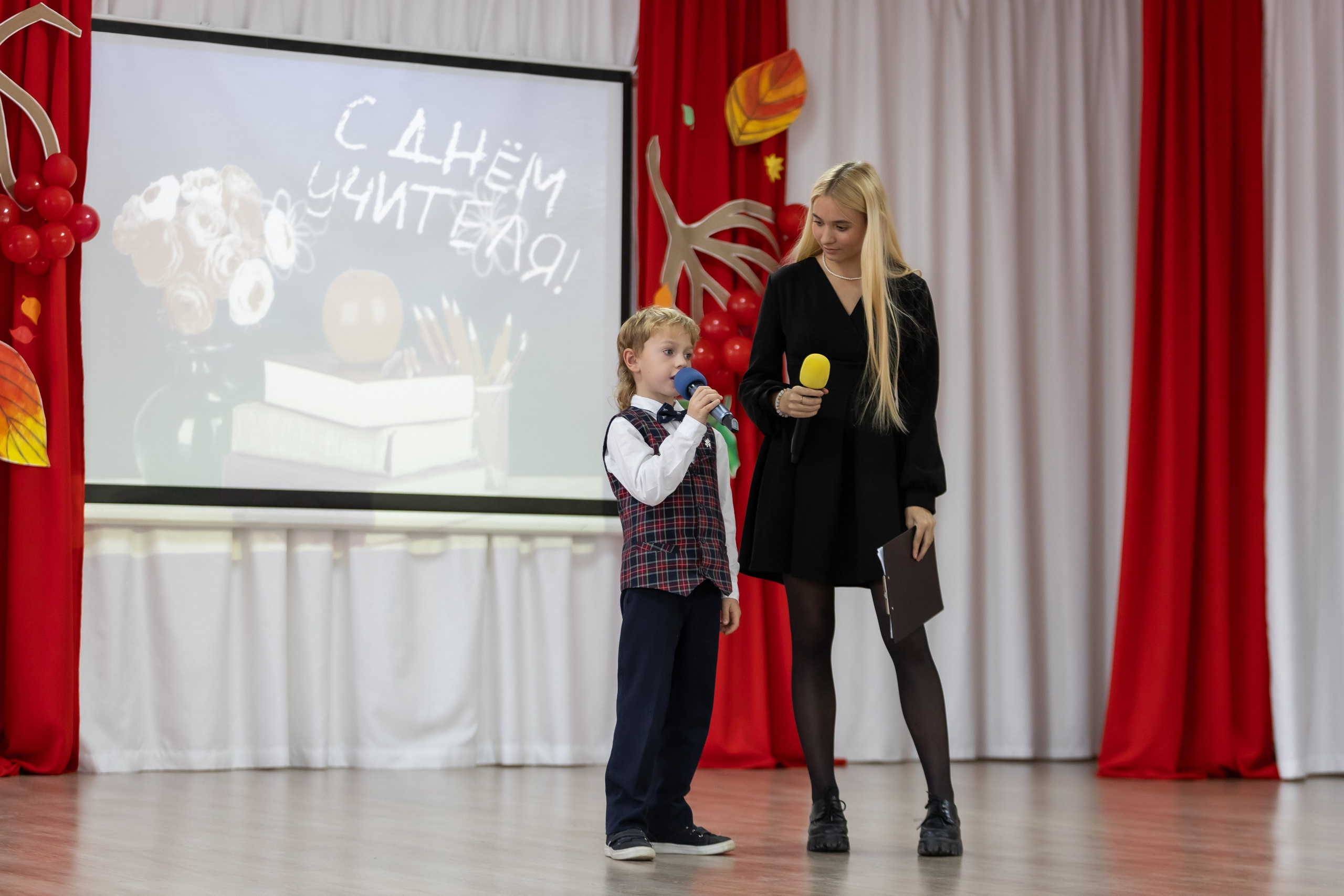 День учителя. Школа 31. Октябрь 2024. Свадебный и Семейный фотограф г. Ижевск Гульназ Солдатова. Гульназ фото