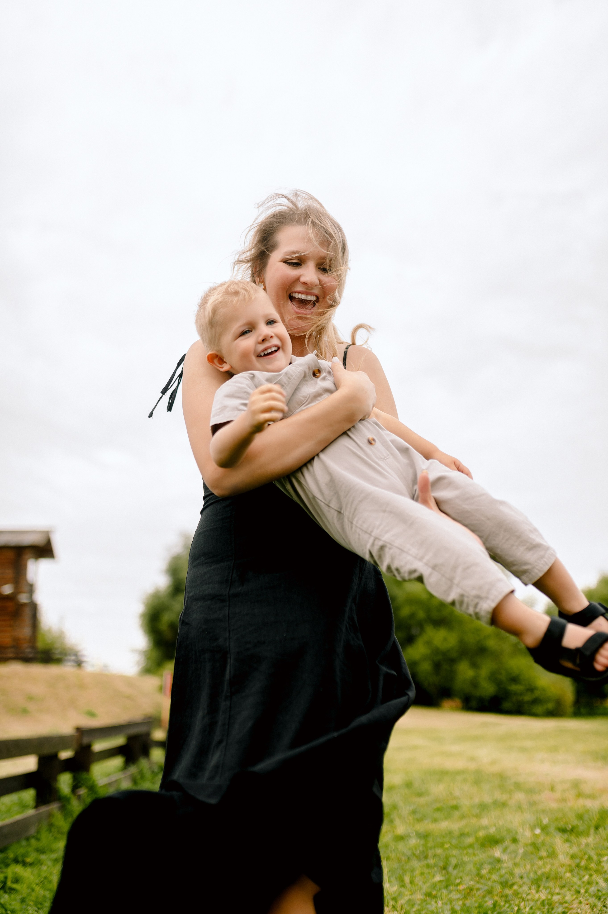 С АРОМАТОМ СКОШЕННОЙ ТРАВЫ. Шашкова Вероника / Свадебный и семейный фотограф Москва и Ярославль