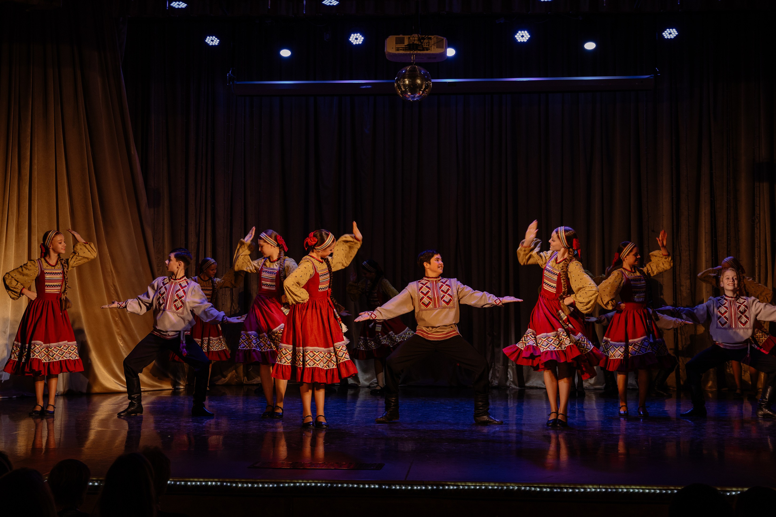 Сибирские узоры ДК Ефремова. Фотограф Юлия Мальцева