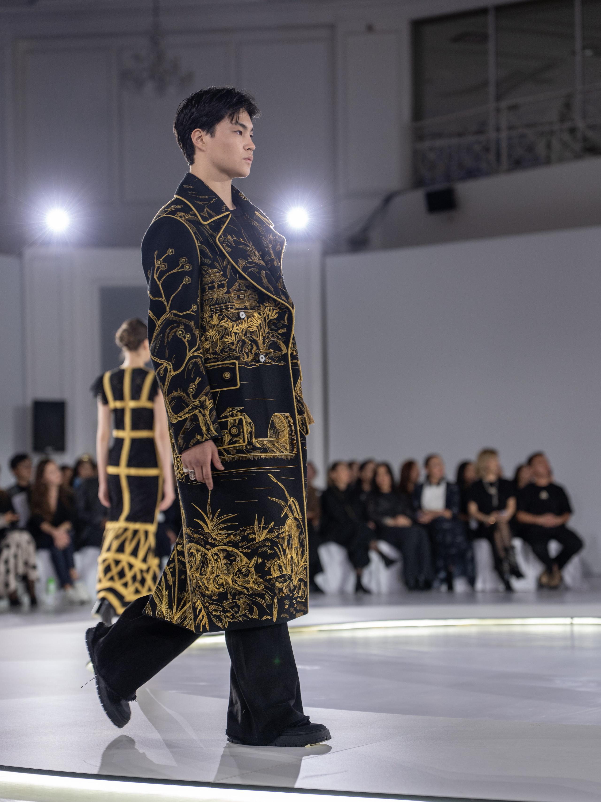 Дизайнер Stas Lopatkin. Сайт Алматинского НЮ АРТ, будуар и фэшн фотографа Дениса Карпенко