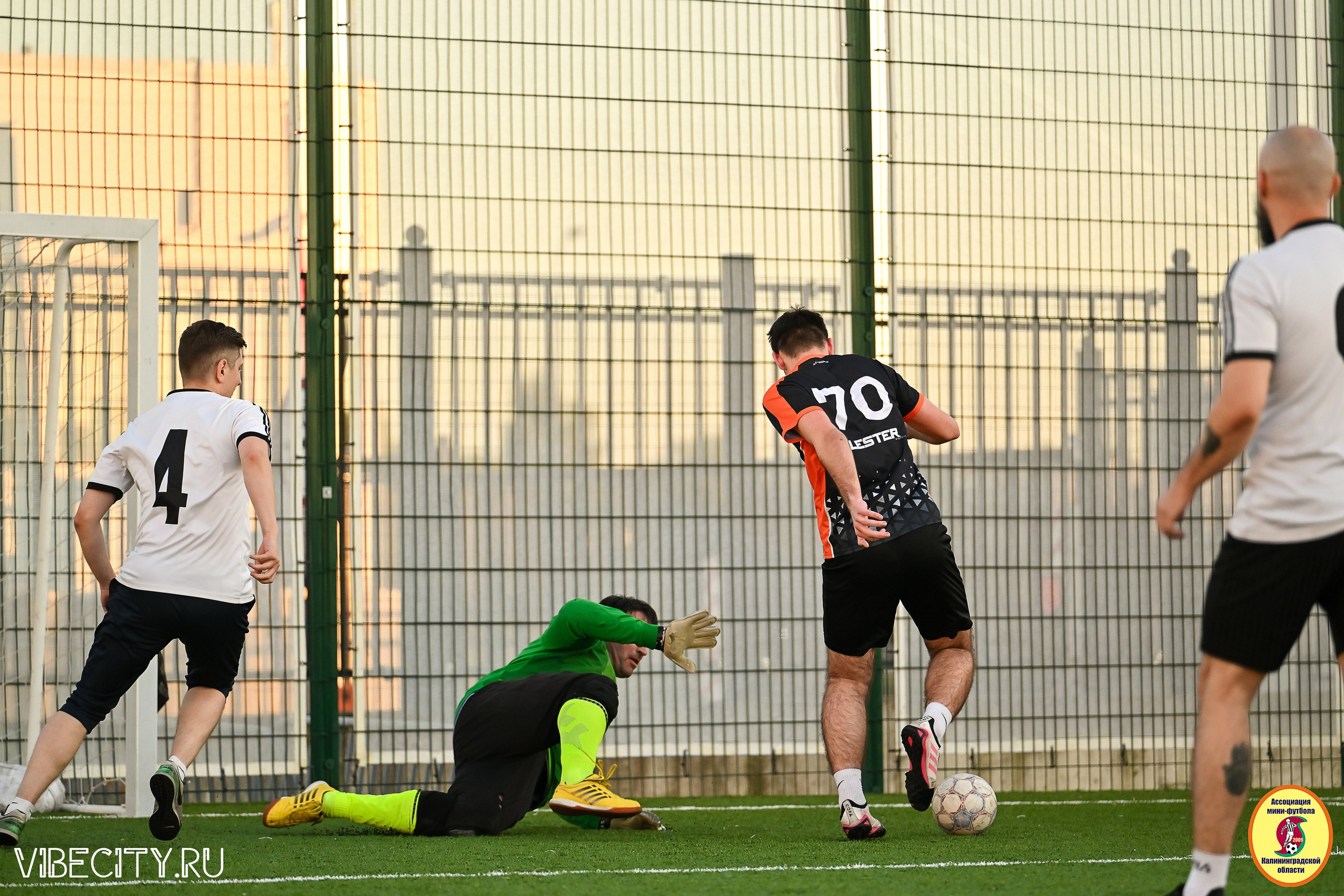 ИГРЫ МИНИ-ФУТБОЛЬНОЙ И КОРПОРАТИВНОЙ ЛИГИ. VIBECITY.RU Вайб Сити Ру Фоторепортажи Фотоотчеты Калининград