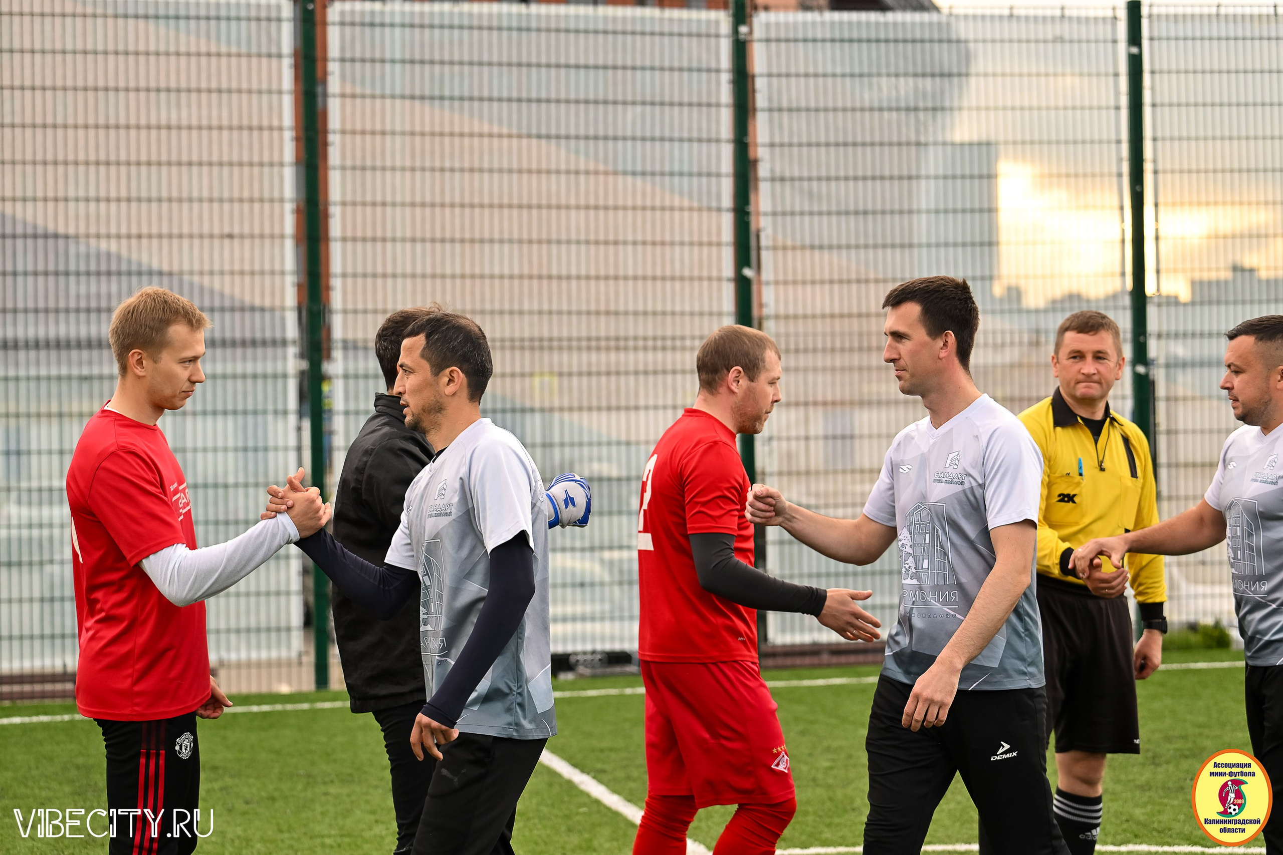 ИГРЫ МИНИ-ФУТБОЛЬНОЙ ЛИГИ. VIBECITY.RU Вайб Сити Ру Фоторепортажи Фотоотчеты Калининград