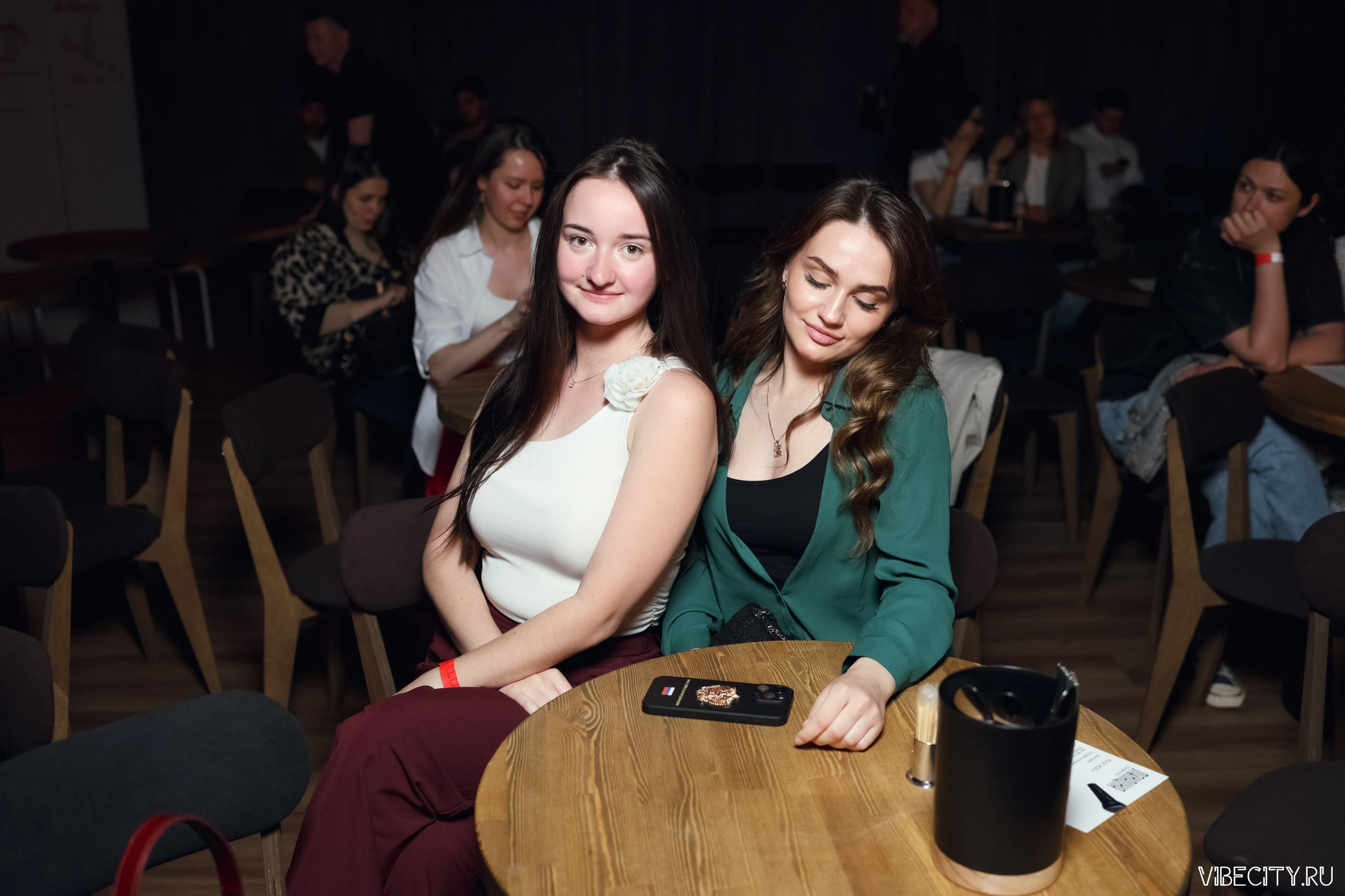 Стендап клуб Локация. VIBECITY.RU Вайб Сити Ру Фоторепортажи Фотоотчеты Калининград